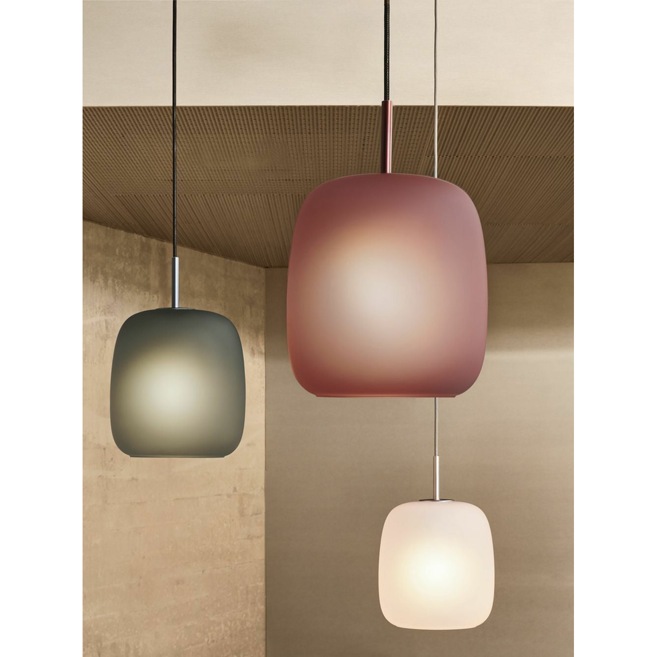 Pragas Fritz Hansen Maluma, Plum