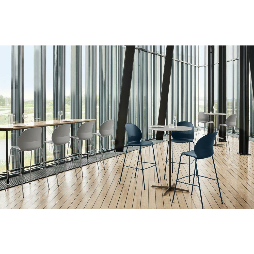 Fritz Hansen N02 Recicla de taburetes de barra alta, negro/negro