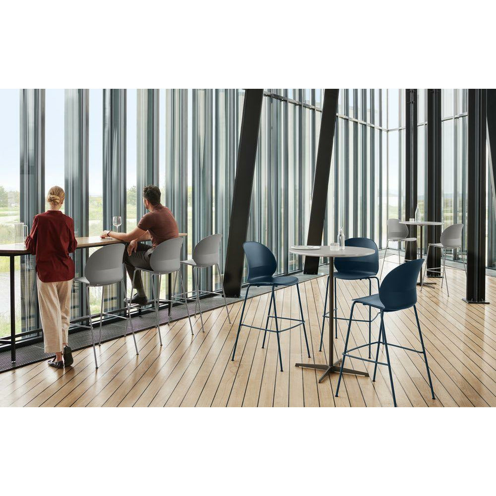 Fritz Hansen N02 Recycler le tabouret de bar haut, bleu foncé / bleu foncé