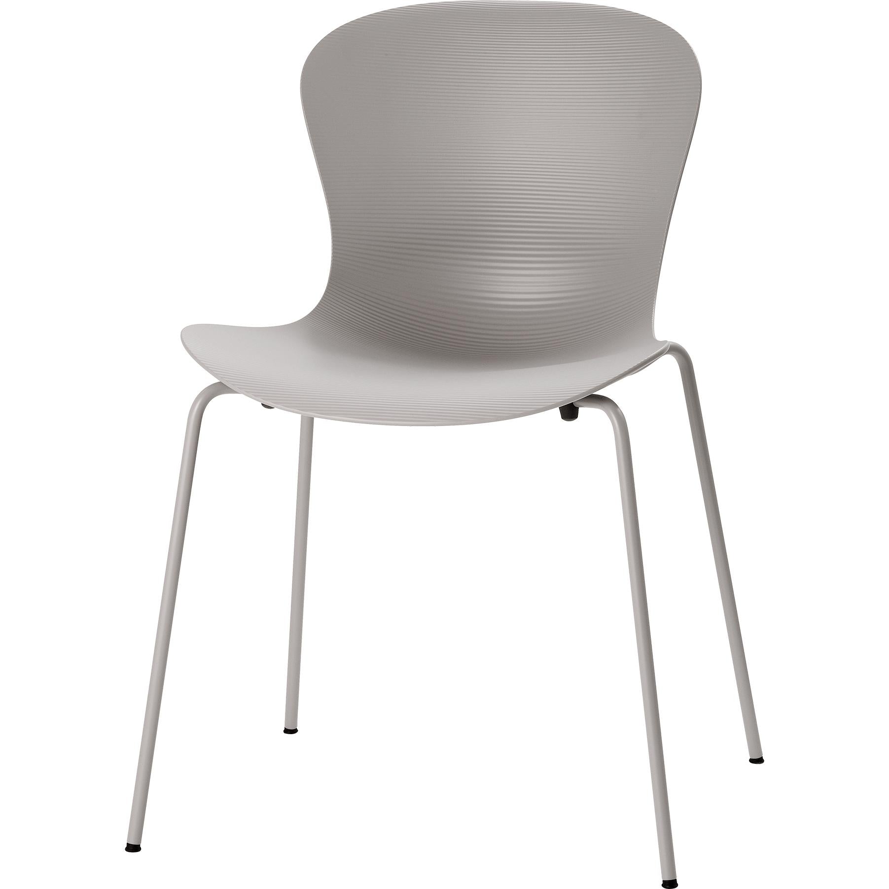 Silla de siesta Fritz Hansen monocromo, gris plateado