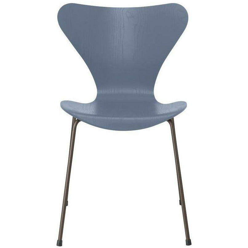 Fritz Hansen Serie 7 Stoel geverfd Ash schemering Blauwe kom, bruine bronzen basis