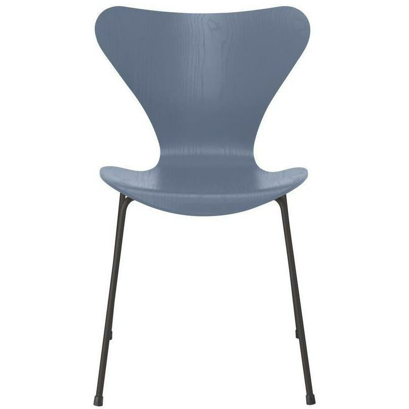 Fritz Hansen Series 7 Chair Dyed Ash Dusk Blue Bowl, Warm Graphite Base