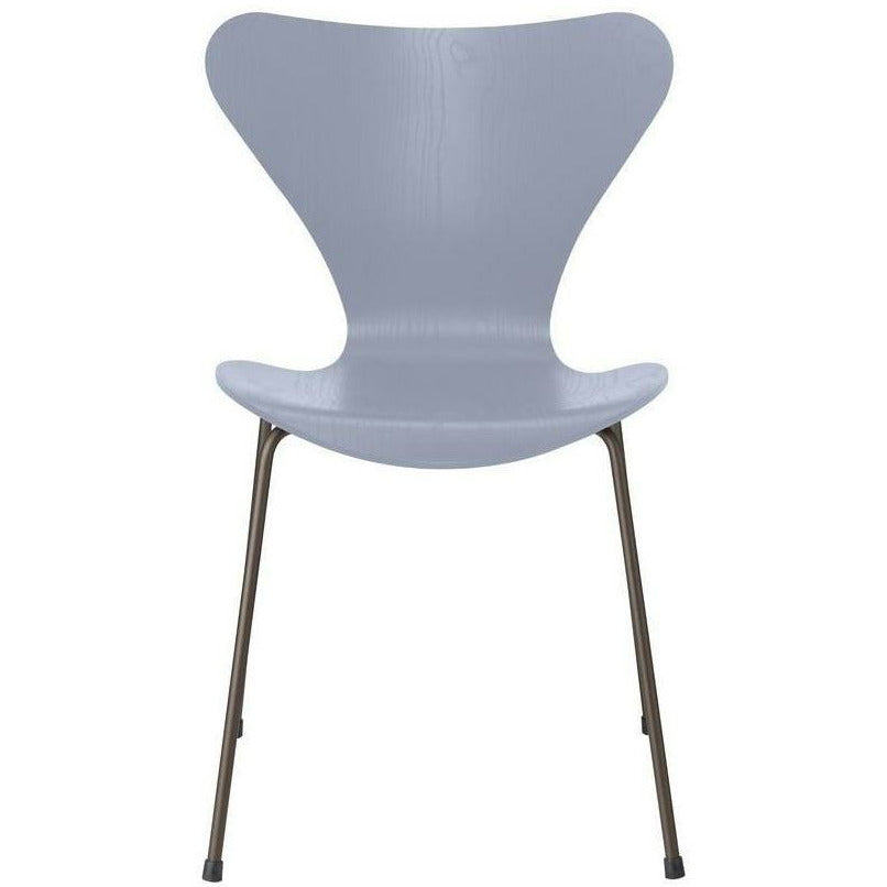 Fritz Hansen Series 7 Silla teñida Ash Lavender Blue Bowl, Base de bronce marrón