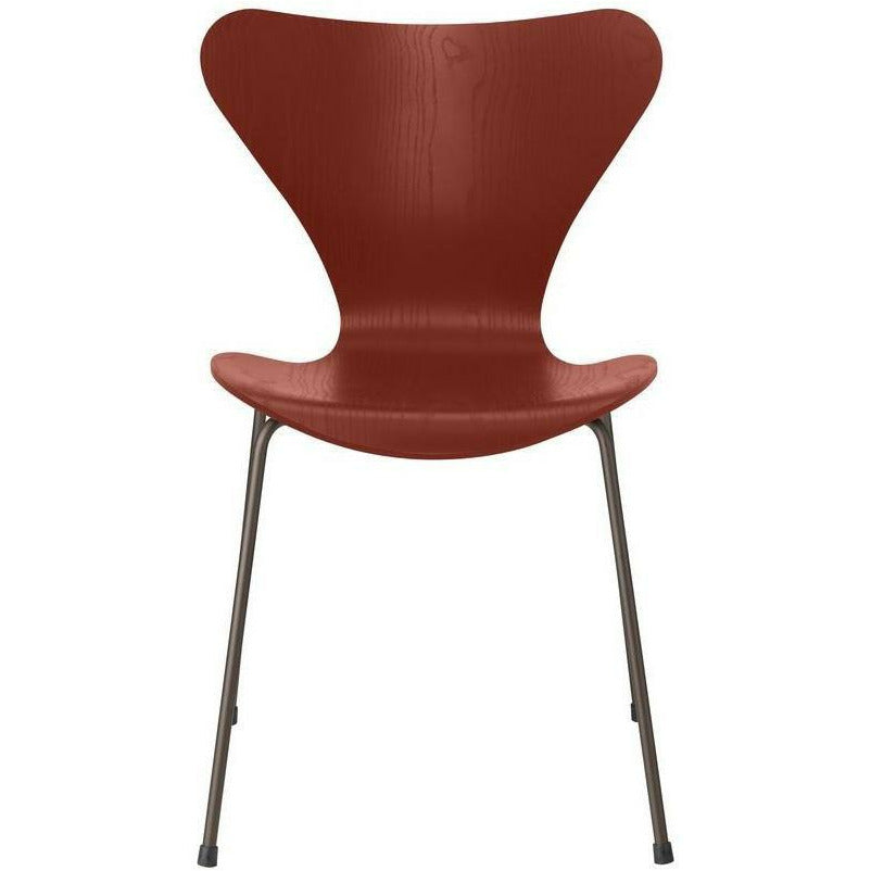 Fritz Hansen Serie 7 Stoel geverfd Ash Venetiaanse rode kom, bruine bronzen basis