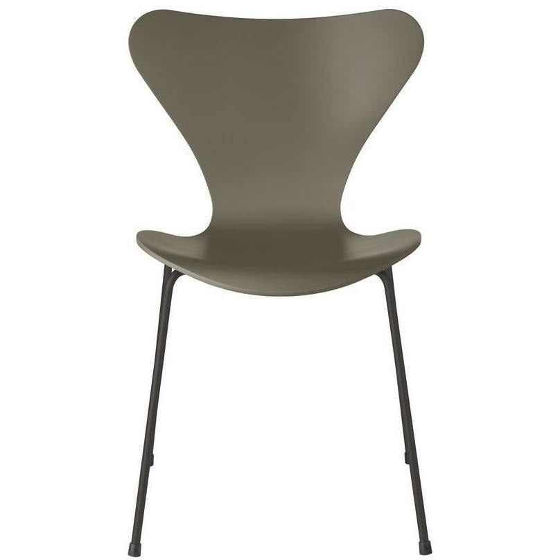 Fritz Hansen Series 7 Chair Lacquered Olive Green Bowl, Warm Graphite Base