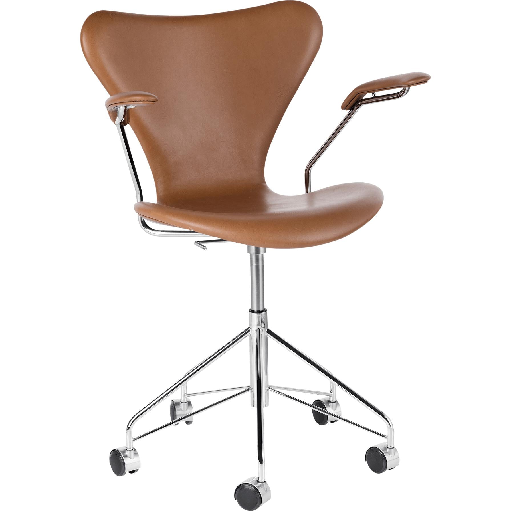 [product_category]-Fritz Hansen Series 7 Swivel Armchair Full Upholstery Leather, Elegance Walnut-Fritz Hansen-3217-elegance walnut/fully upholstered-FRI-1