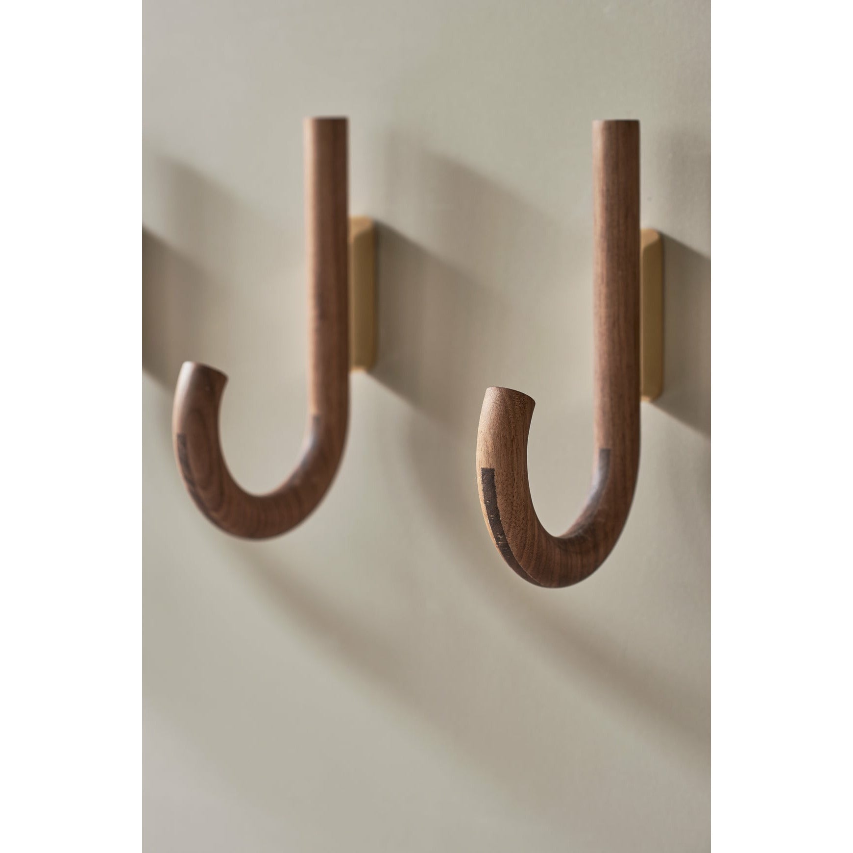 Gejst Hook, Walnut/Brass