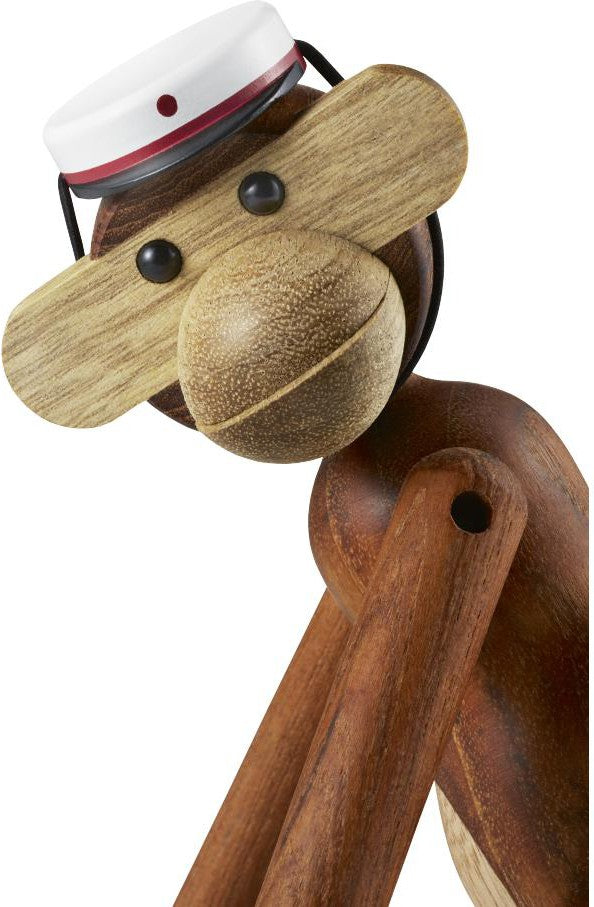 Kay Bojesen Monkey Small Teak/Limba con gorra de estudiante roja