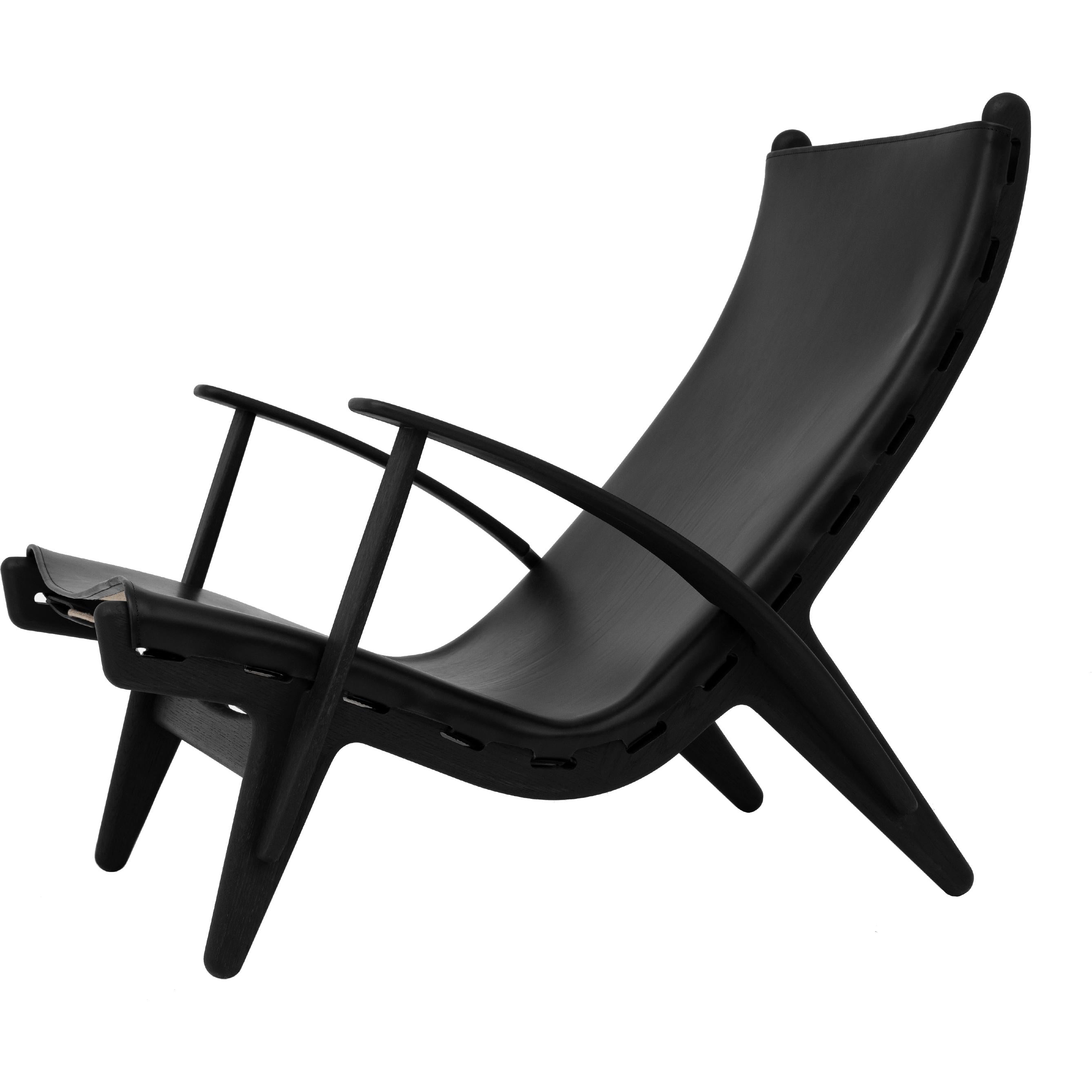 Klassik Studio PV King's Chair Black Oak färgad, svart läder