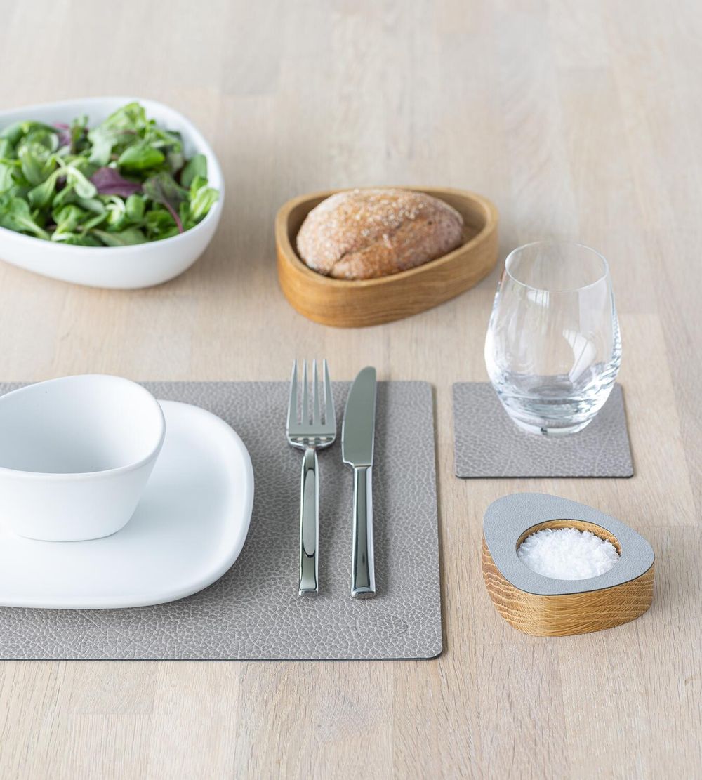 Lind DNA Square Placemat Hippo Leder M, warmes Grau