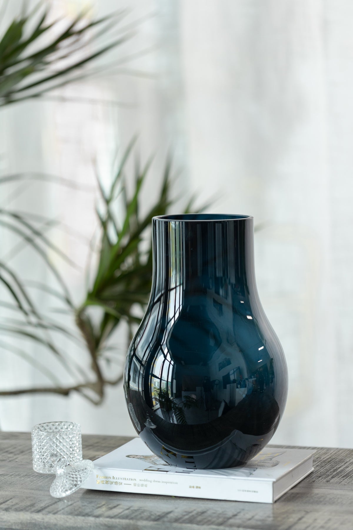 [product_category]-Modern elegant vase in deep blue quality glass, DAVOS10-Harlequin Poplar-DAV10IB-3