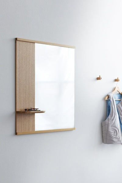 Moebe wandspiegel met plank 70x72 cm, eik