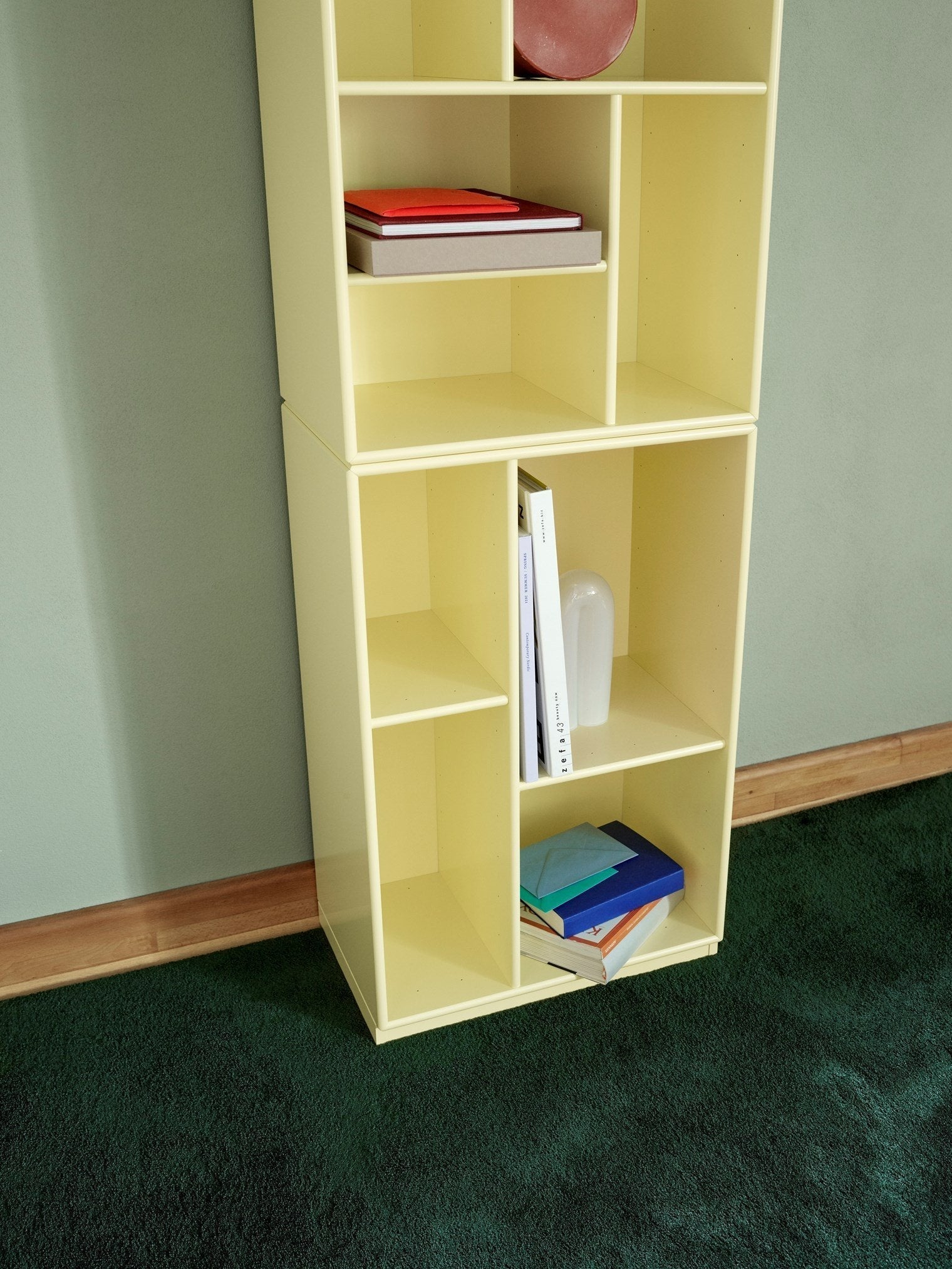 Montana Loom High Bookshelf mit Suspensionsbahn, Masala