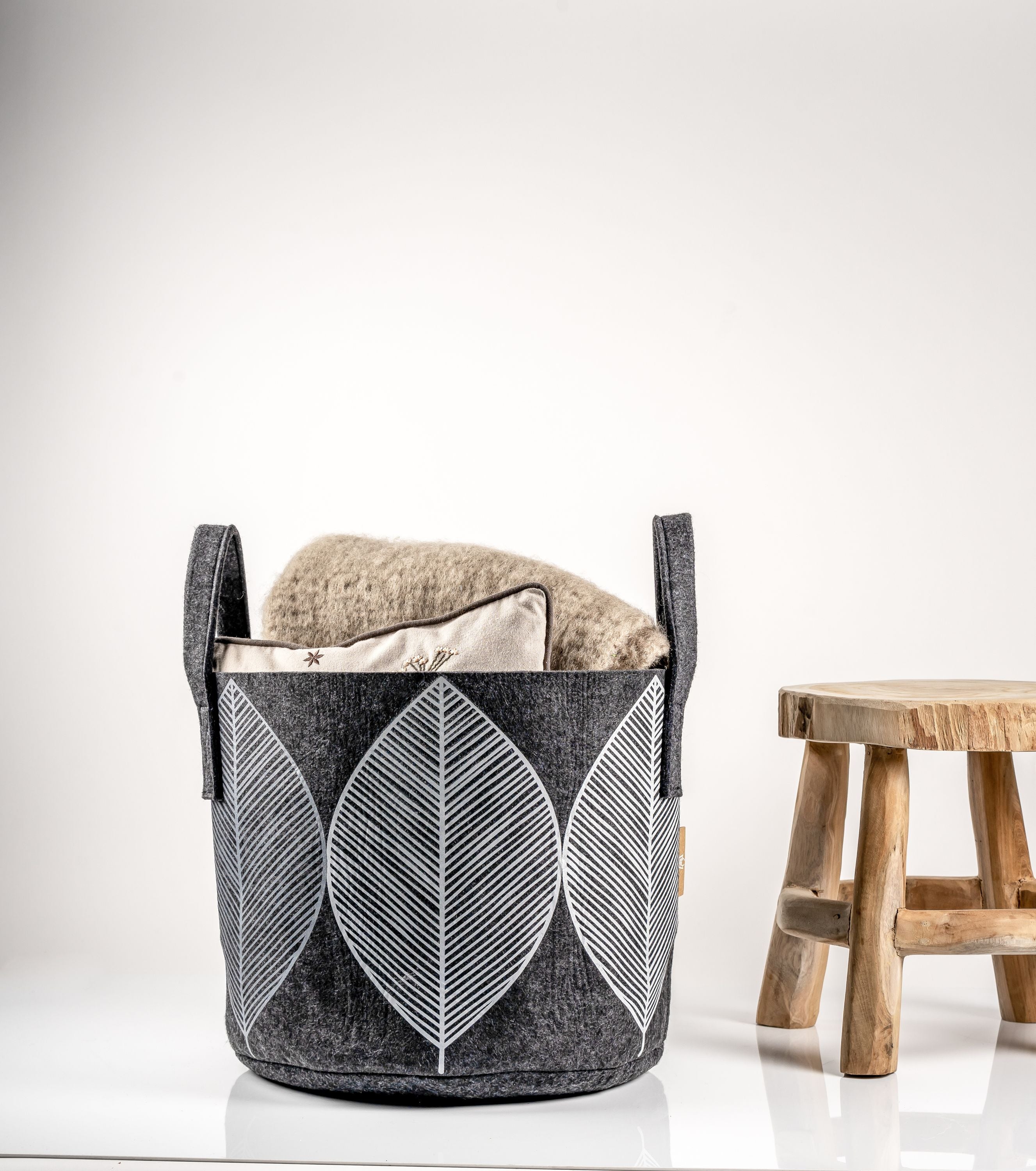 [product_category]-Muurla Storage Basket Leaf, Dark Grey-Muurla-6416114965267-32-300-04-MUU-4