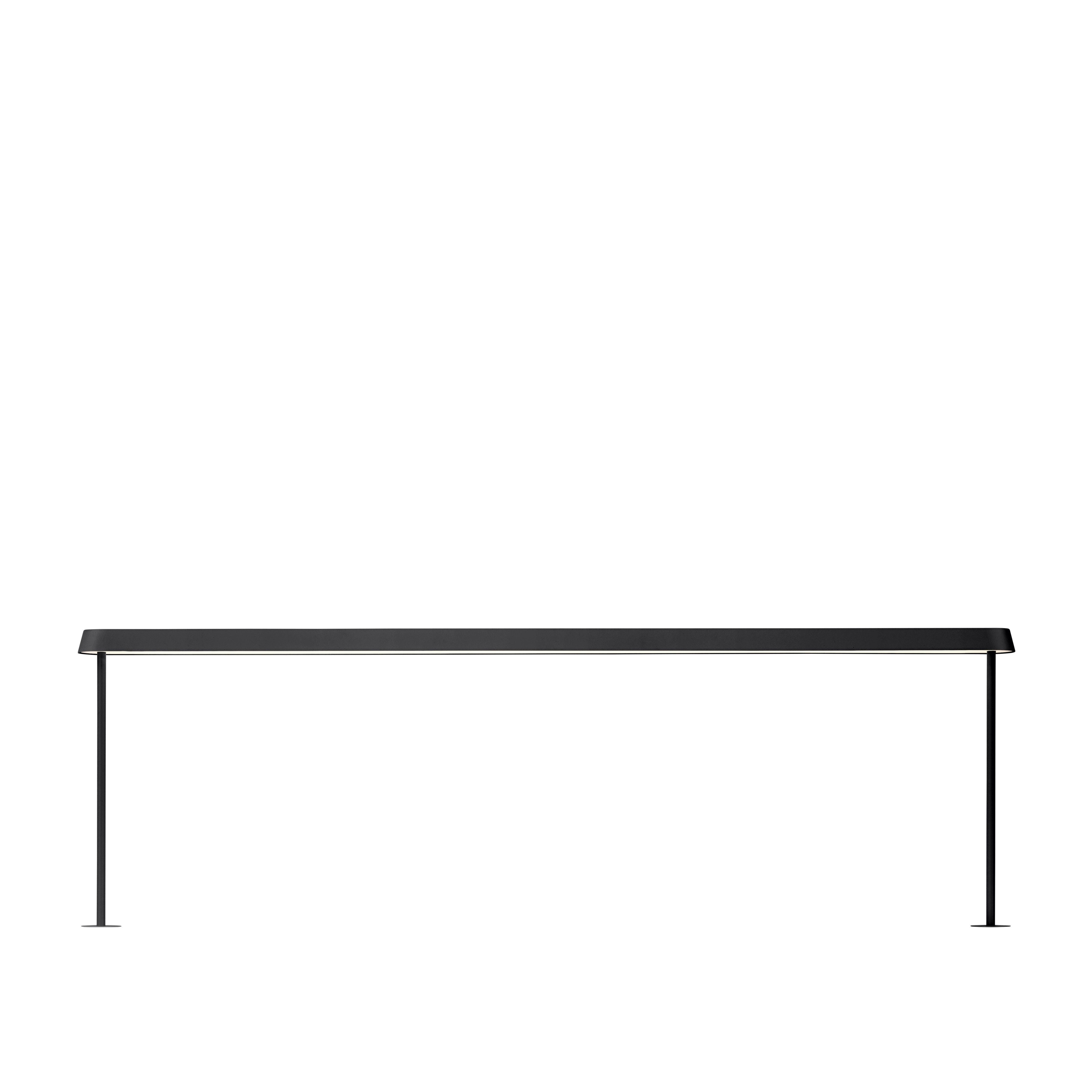 Lâmpada montada linear de Muuto 209x71 cm, preto