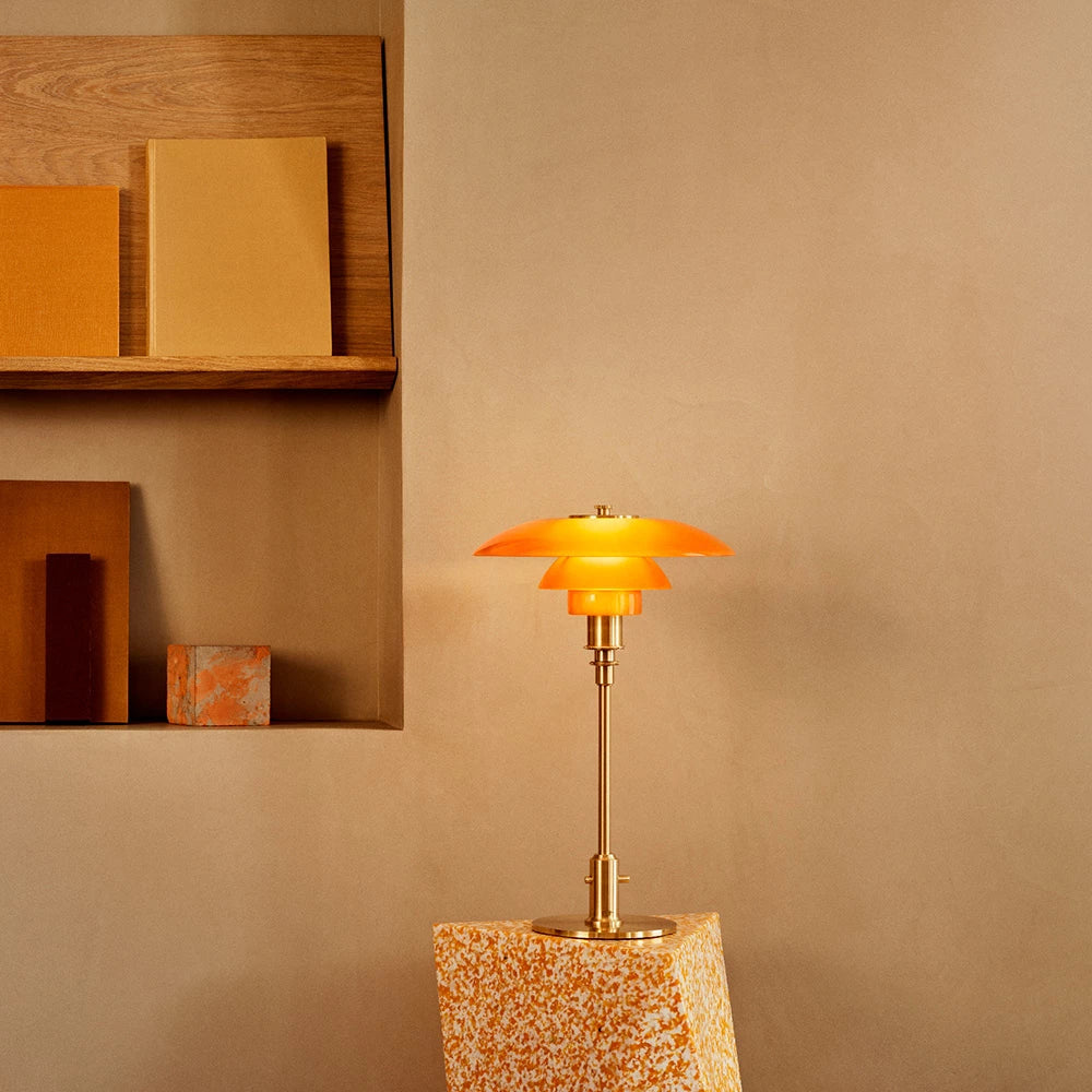 Louis Poulsen PH 3/2 Tischlampe aus bernsteinfarbenem Glas Sonderedition 