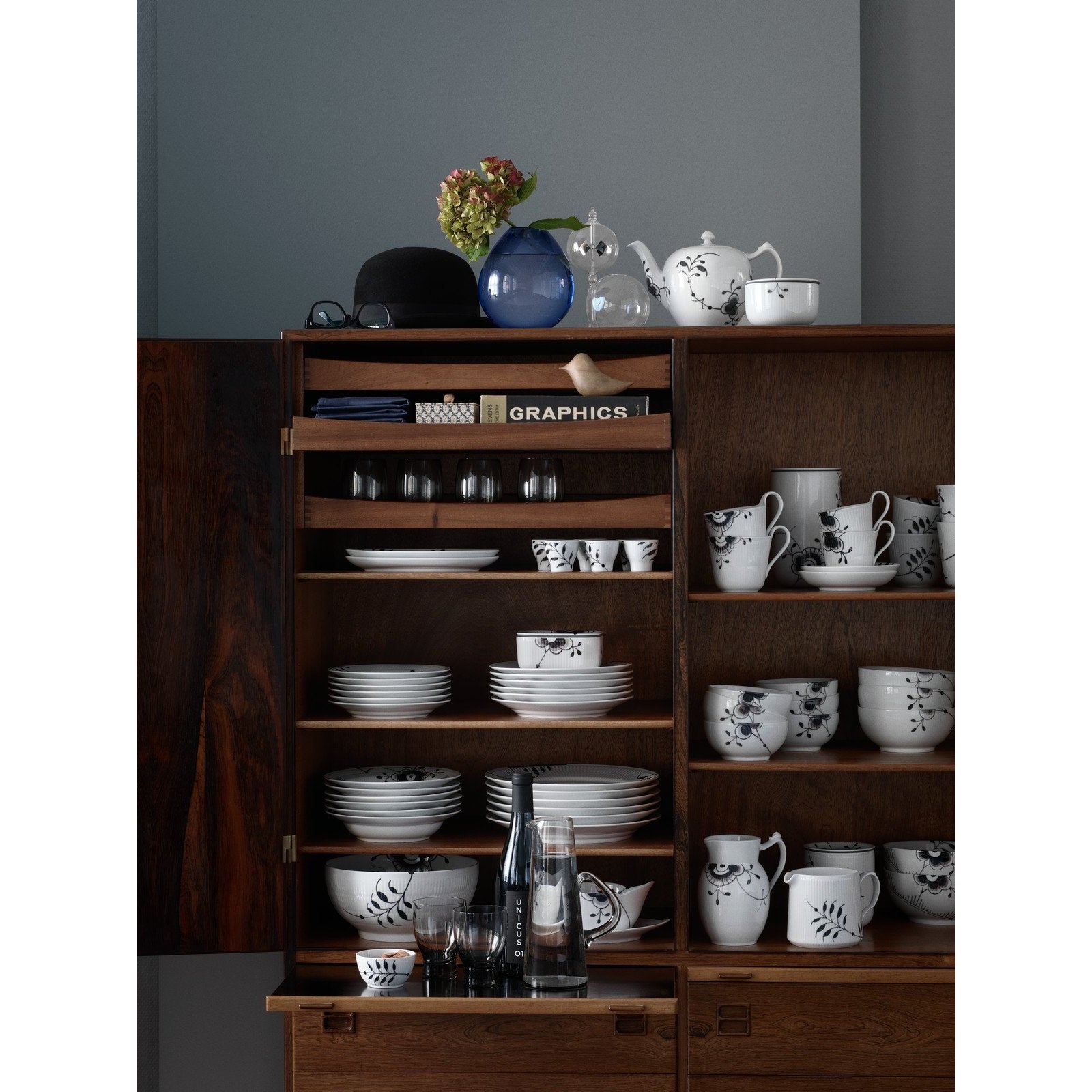 [product_category]-Royal Copenhagen Black Fluted Mega Plate, 23cm-Royal Copenhagen-5705140730606-1024774-ROY-8