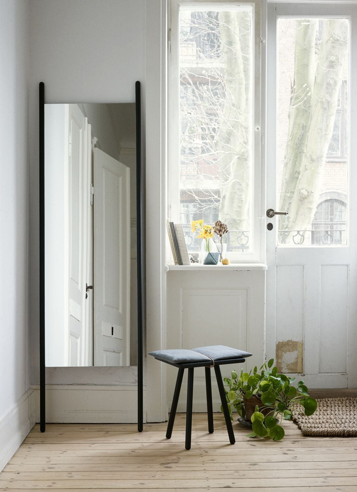 [product_category]-Skagerak Georg Stool, Black/Light Grey-Skagerak-5706420070597-S1930307-SKA-3