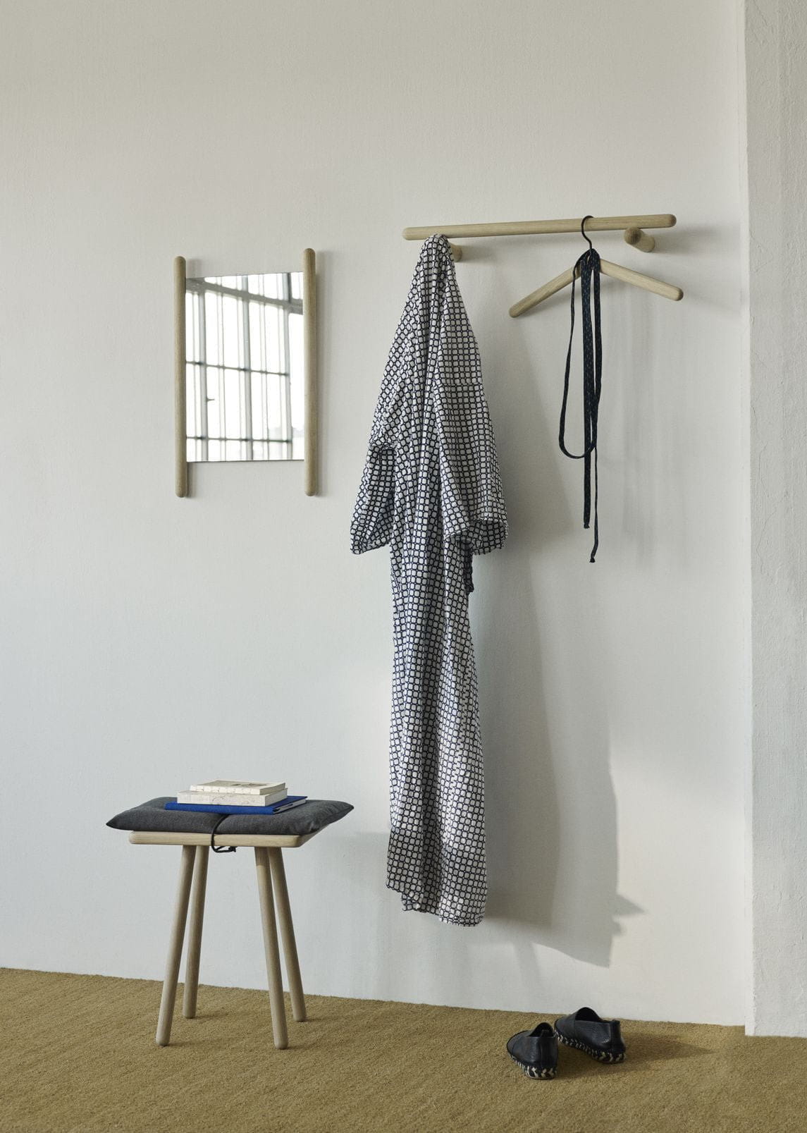 [product_category]-Skagerak Georg Stool, Dark Grey/Black-Skagerak-5706420069423-S1930301-SKA-9