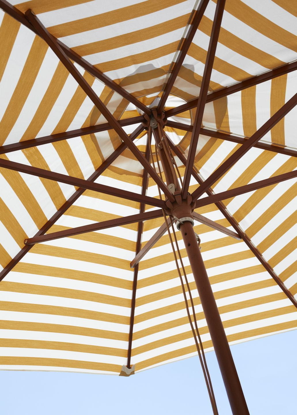 [product_category]-Skagerak Messina Parasol ø270 Cm, Golden Yellow Stripes-Skagerak-5706420108795-1910138-SKA-3