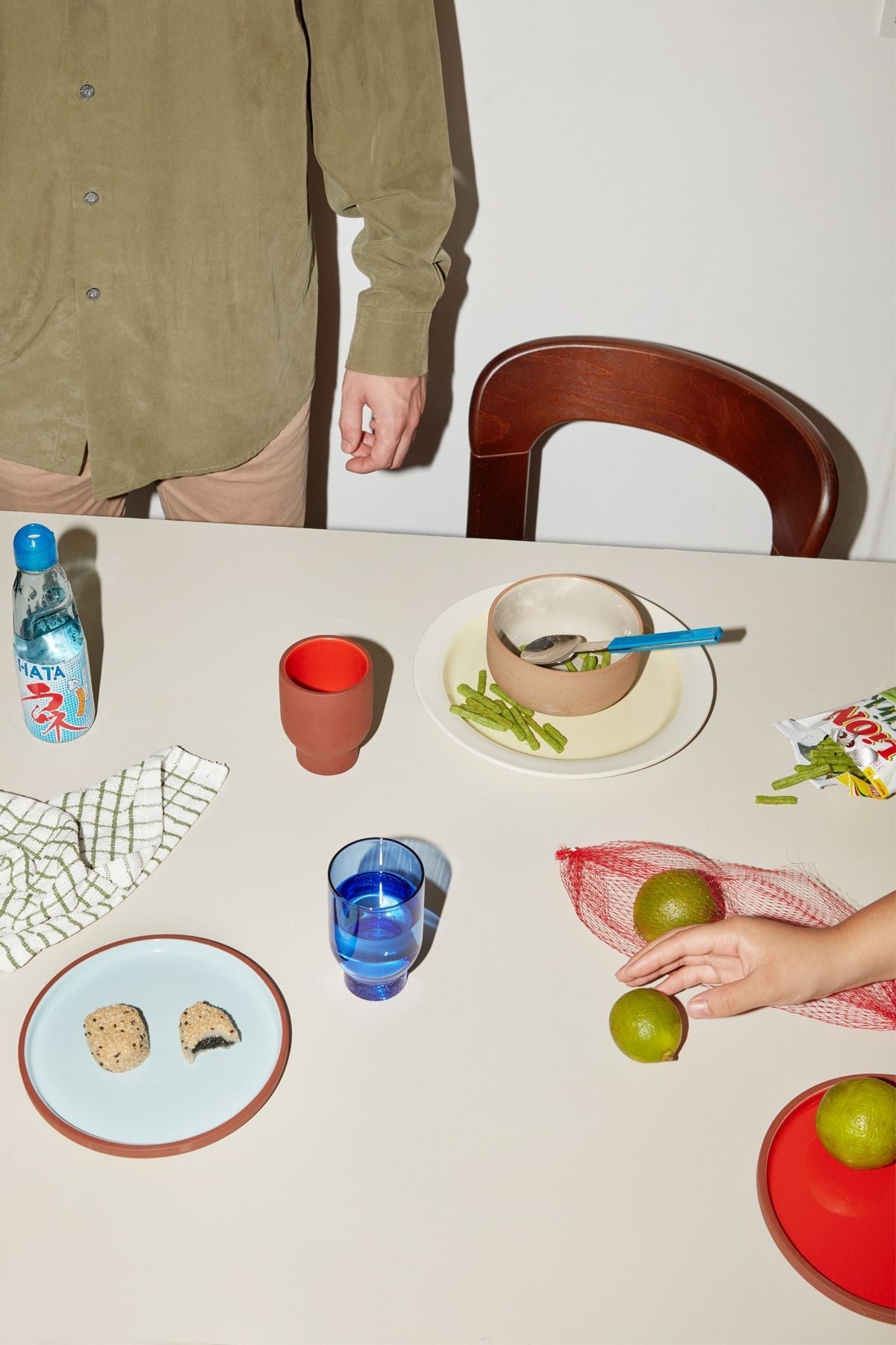 Studio sur l'ensemble de verrerie de 2 verres à eau, bleu