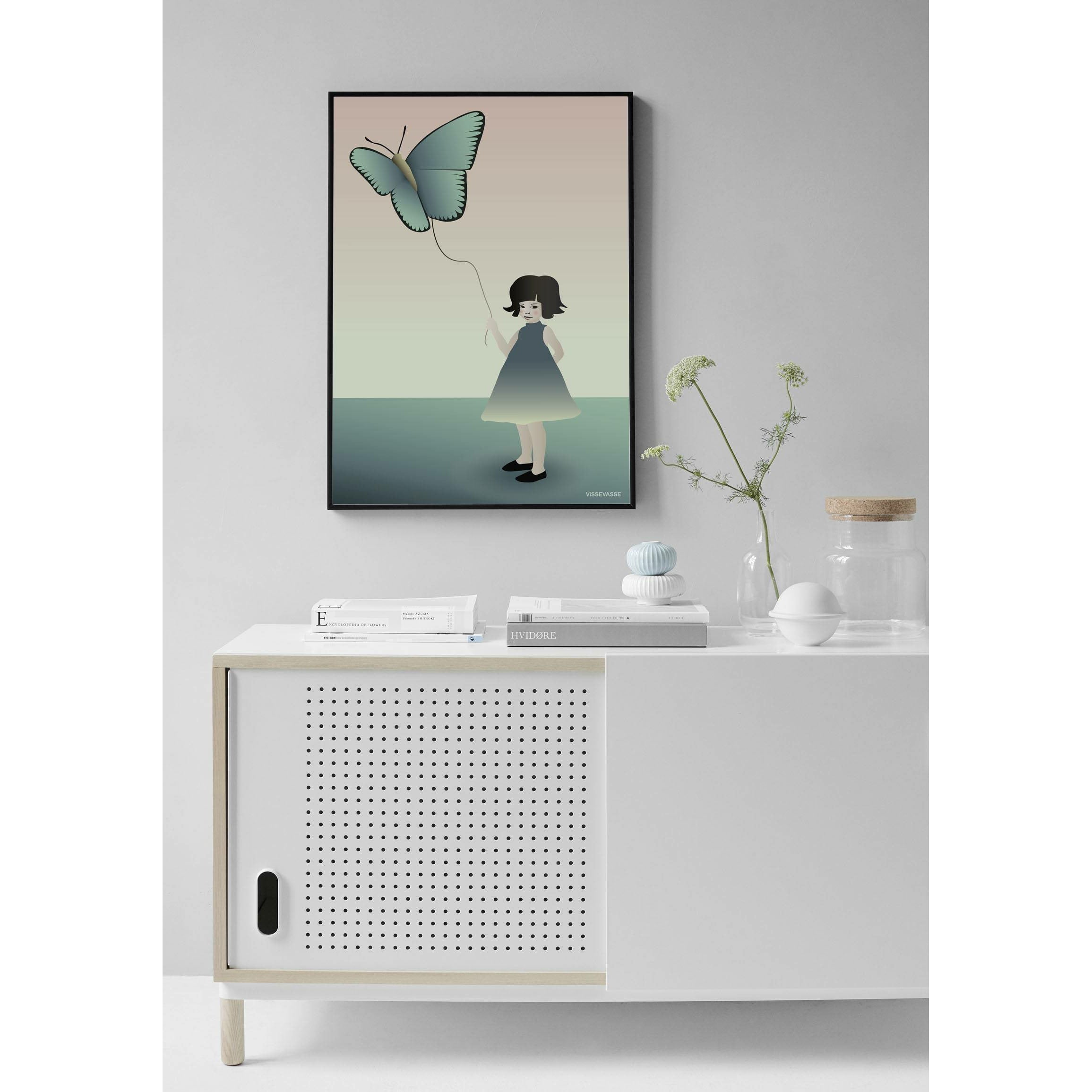 Vissevasse Girl avec l'affiche de papillon, 50 x70 cm