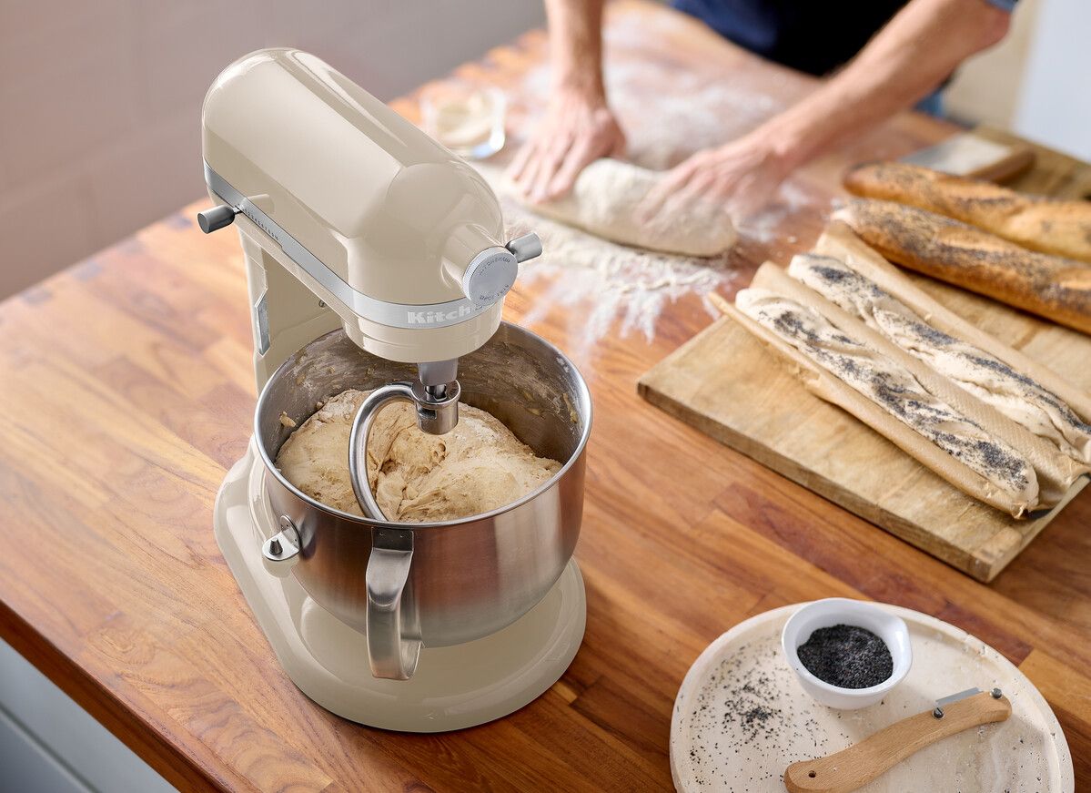 Køkkenhjælp Artisan Bowl Lift Stand Mixer 6.6 L, Almond Cream