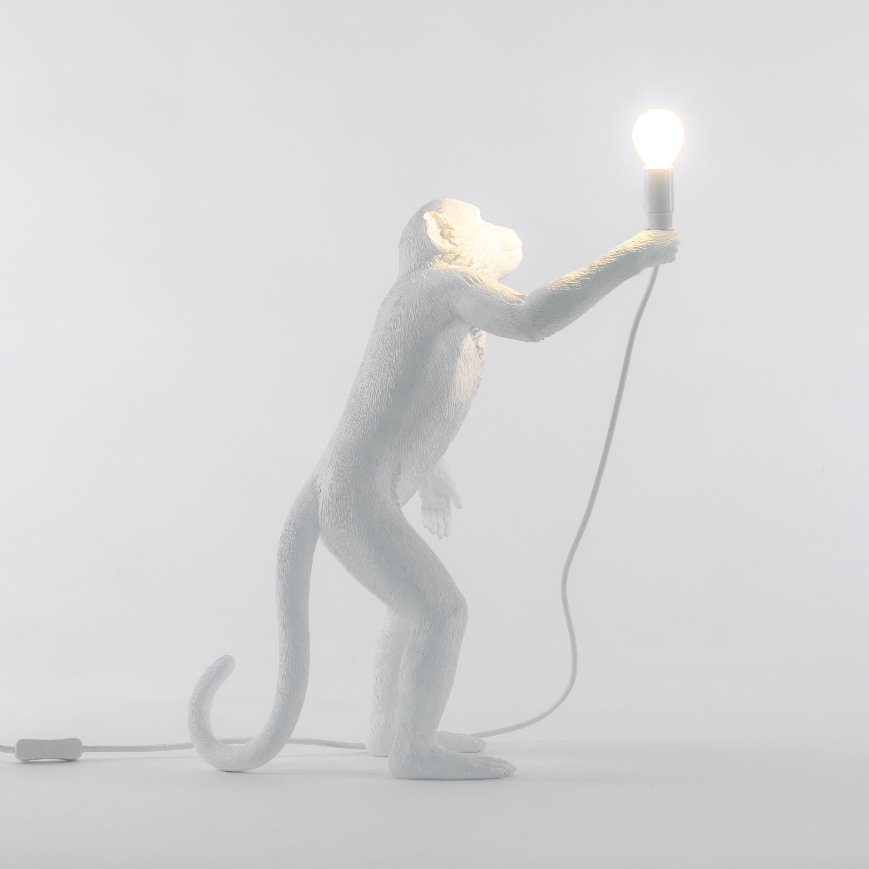 Lámpara interior de Seletti Monkey White, de pie