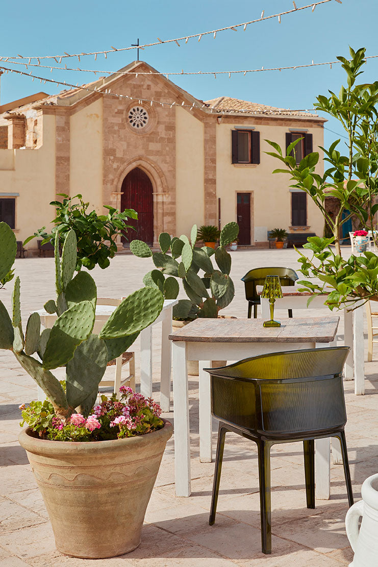 Sillón de papiros de Kartell, oliva verde