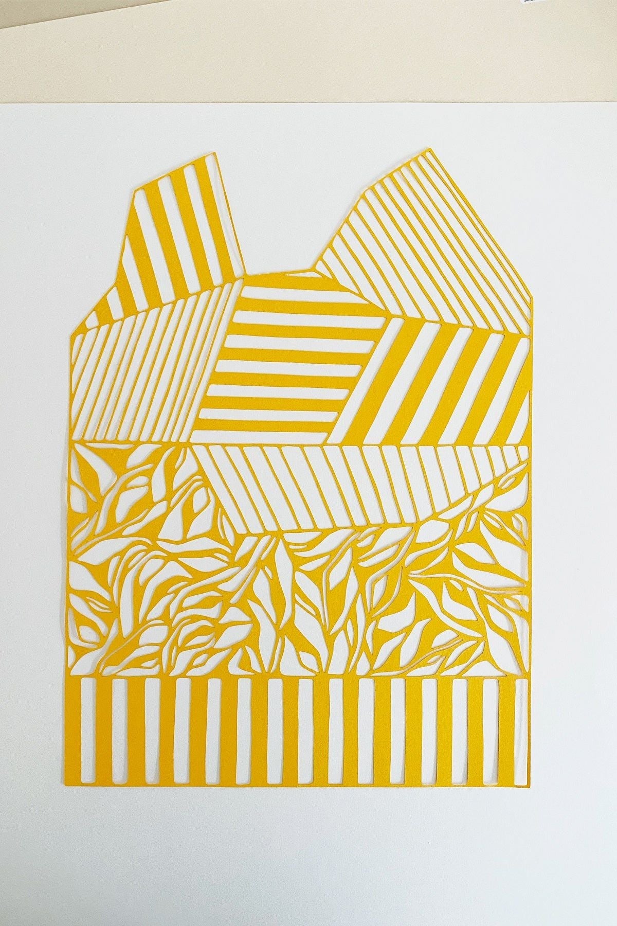 Studio sur le rectangle géométrique de Papercut A3, jaune de maïs