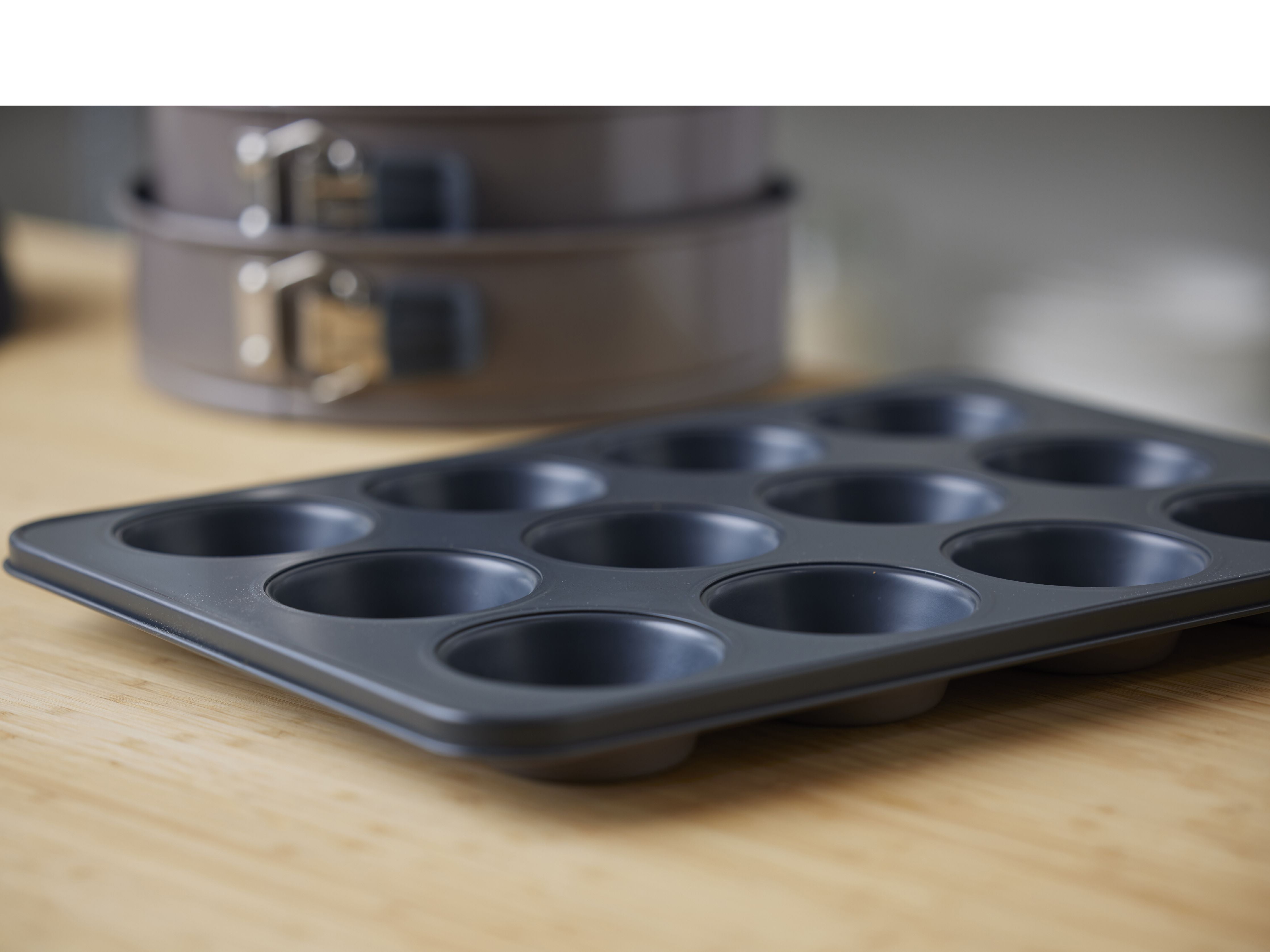 Blomsterbergs Muffin Pan For 12 Pieces, Blue