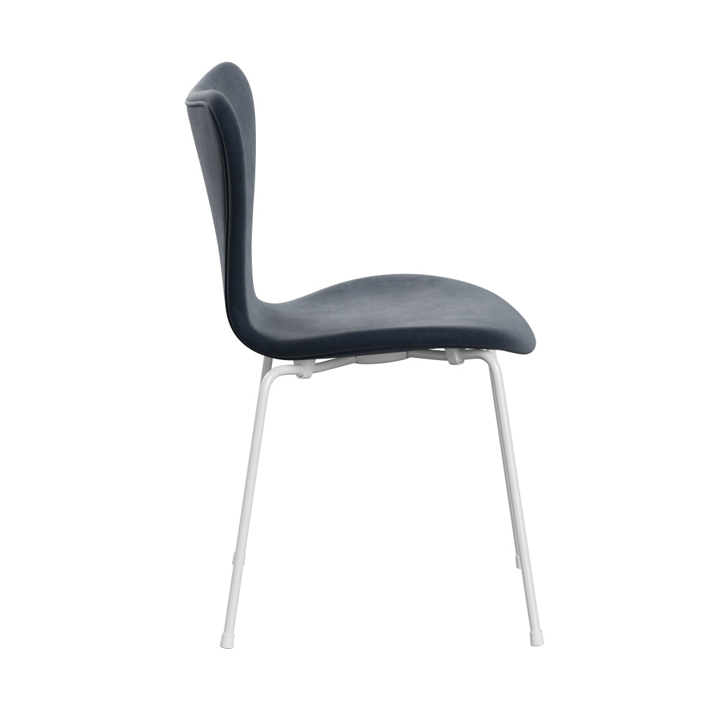 Fritz Hansen 3107 chaise complète complète, bleu gris en velours blanc / belfast