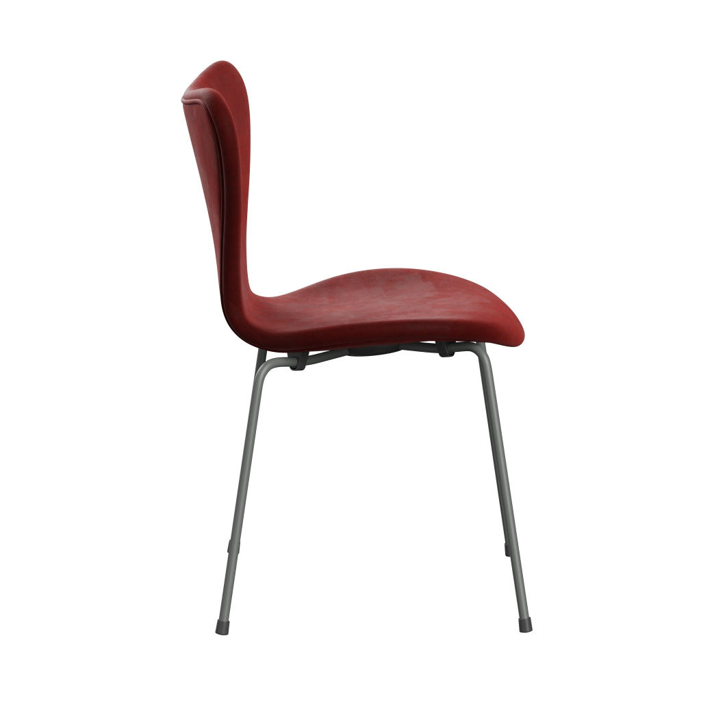Fritz Hansen 3107 chaise complète en plein air, en velours argenté / belfast en velours rouge