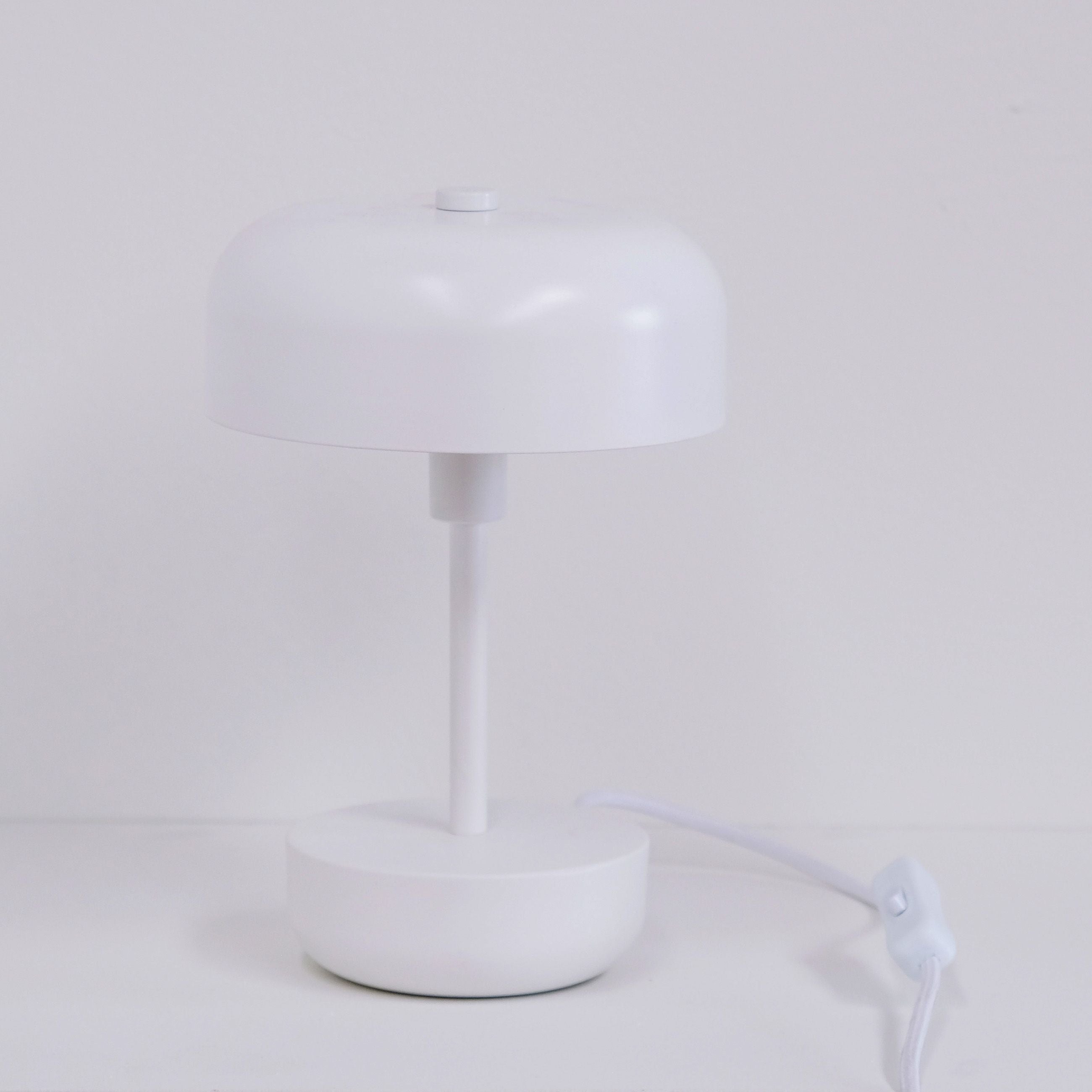 Lámpara de mesa Dyberg Larsen Haipot, blanco