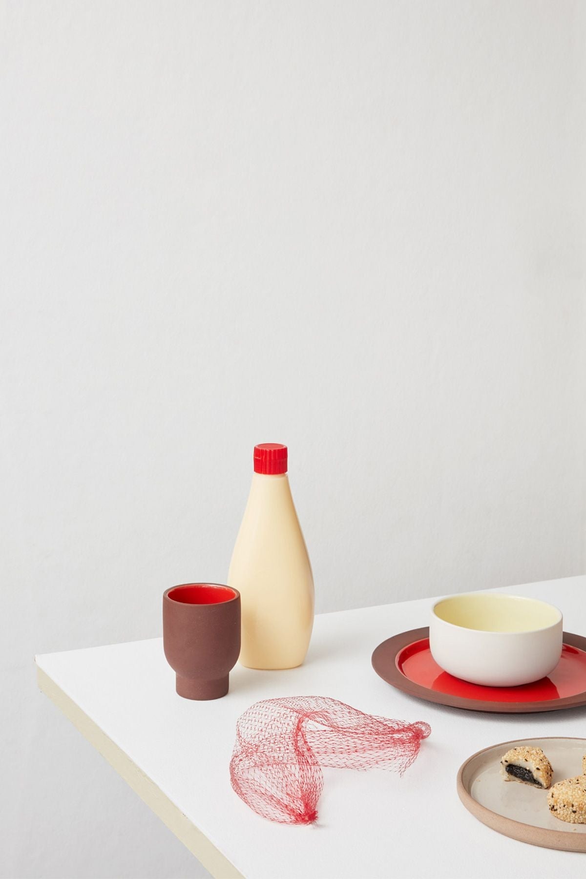 Studio sur l'ensemble d'argile de 2 tasses, terre cuite / rouge