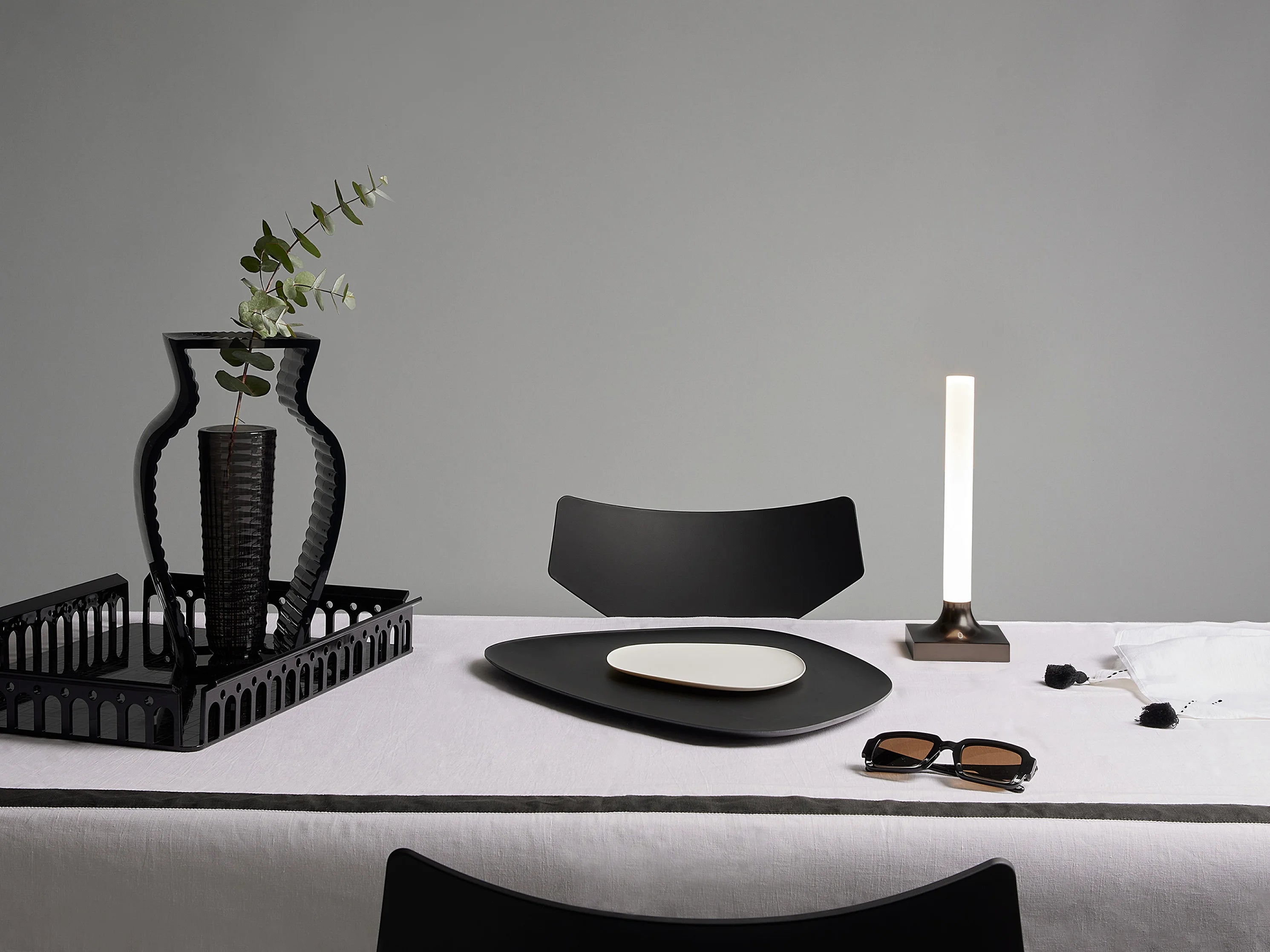 Kartell Namaste 'Tray, noir / gris / taupe