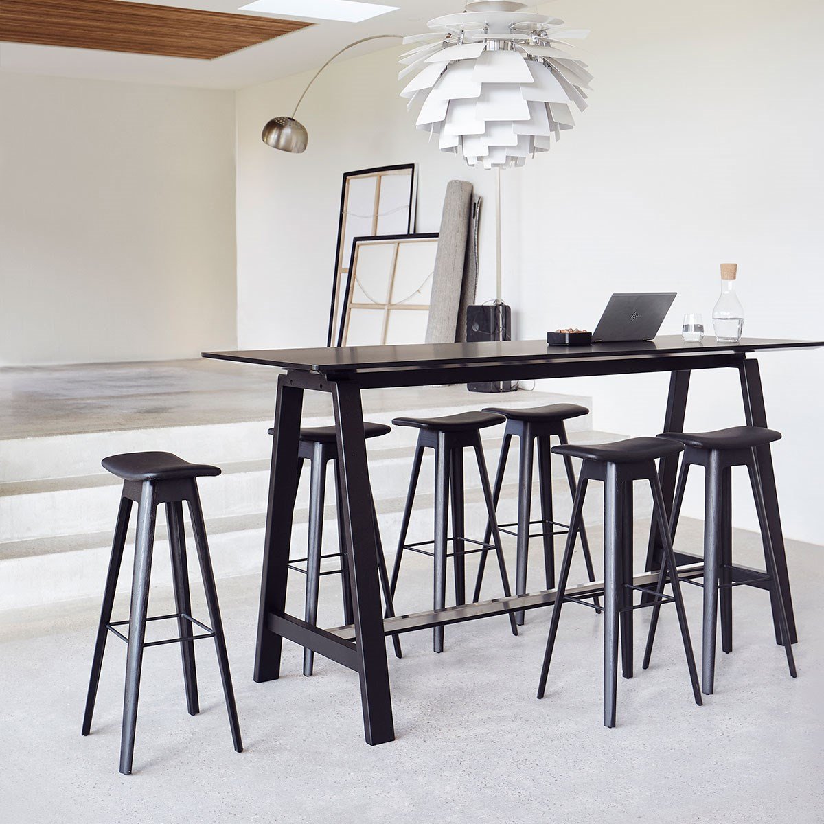 Andersen Furniture Hc1 Tabouret de Bar Chêne Noir, Assise en Cuir Noir, H 80 cm