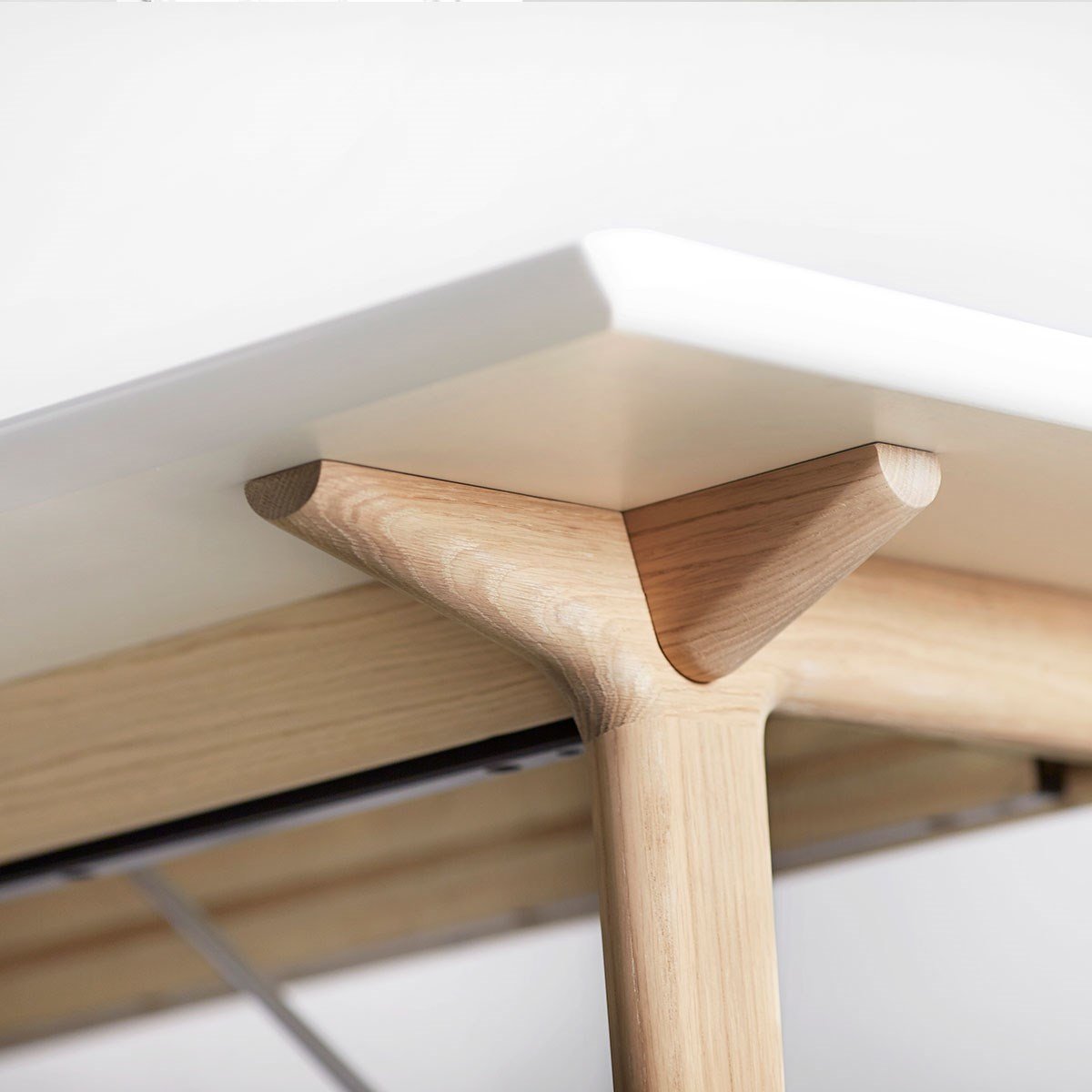 Andersen Furniture T7 Udtræksbord Hvid laminat, sæbebehandlet eg, 220 cm
