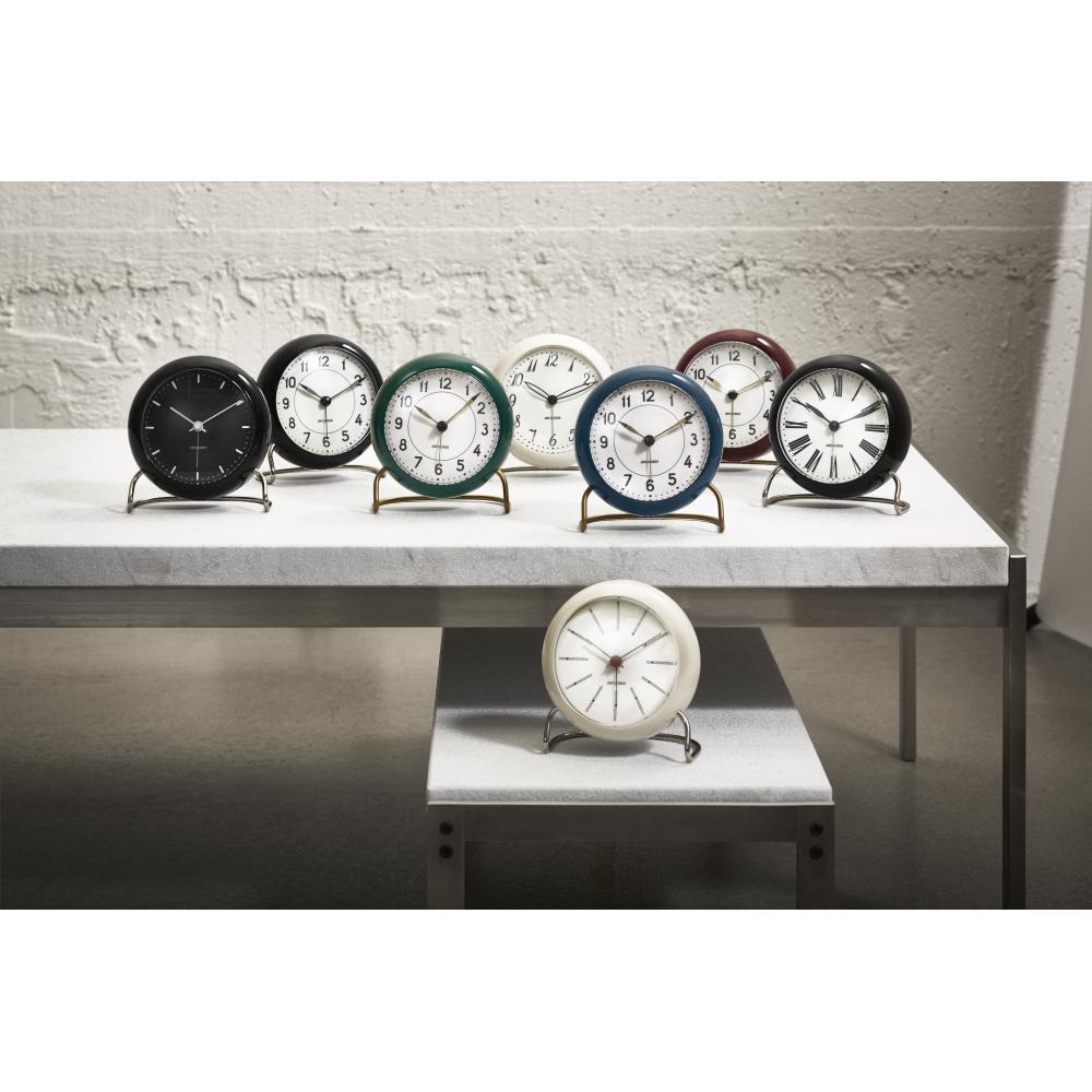 Arne Jacobsen Station Table Clock med alarm, Bordeaux