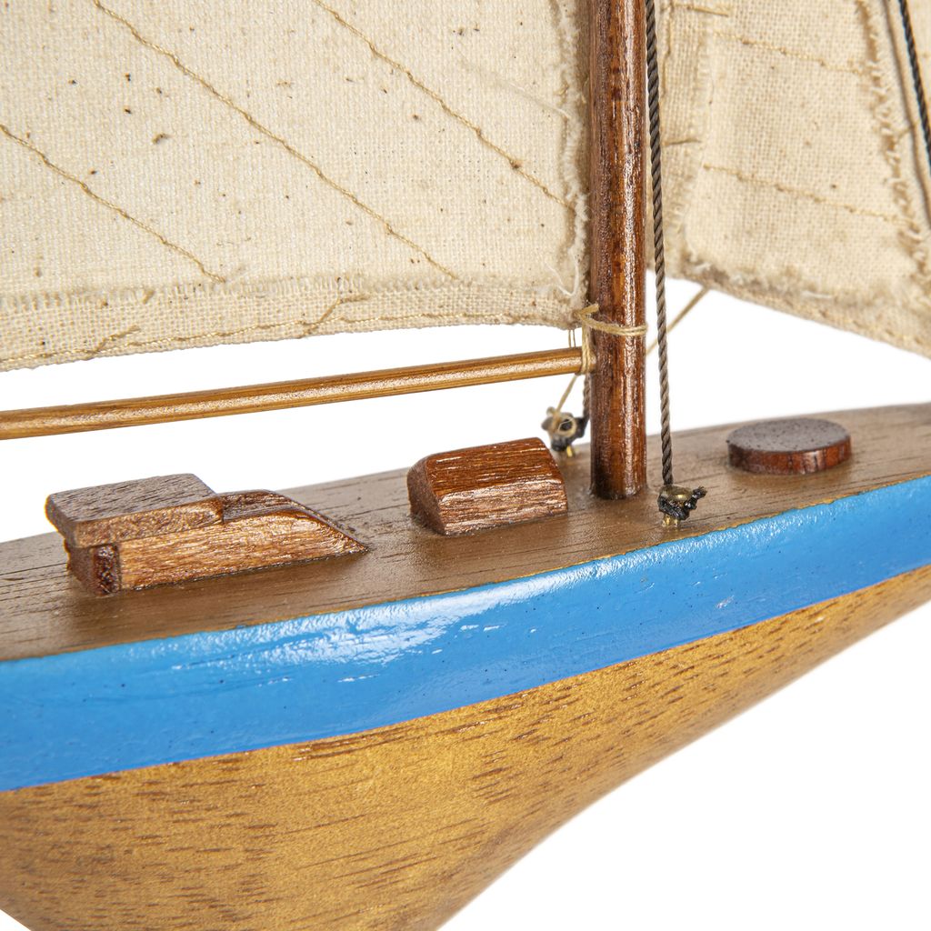 Authentic Models A Cup Mobile With Ships