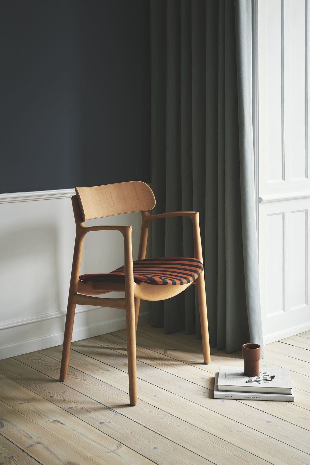 Bent Hansen Asger stol Polsters Seat, Oiled Oak/Brunt Zenso Leather