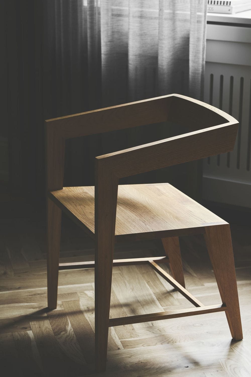 Gebogener Hansen -Momento -Stuhl, schwarze bemalte Buche