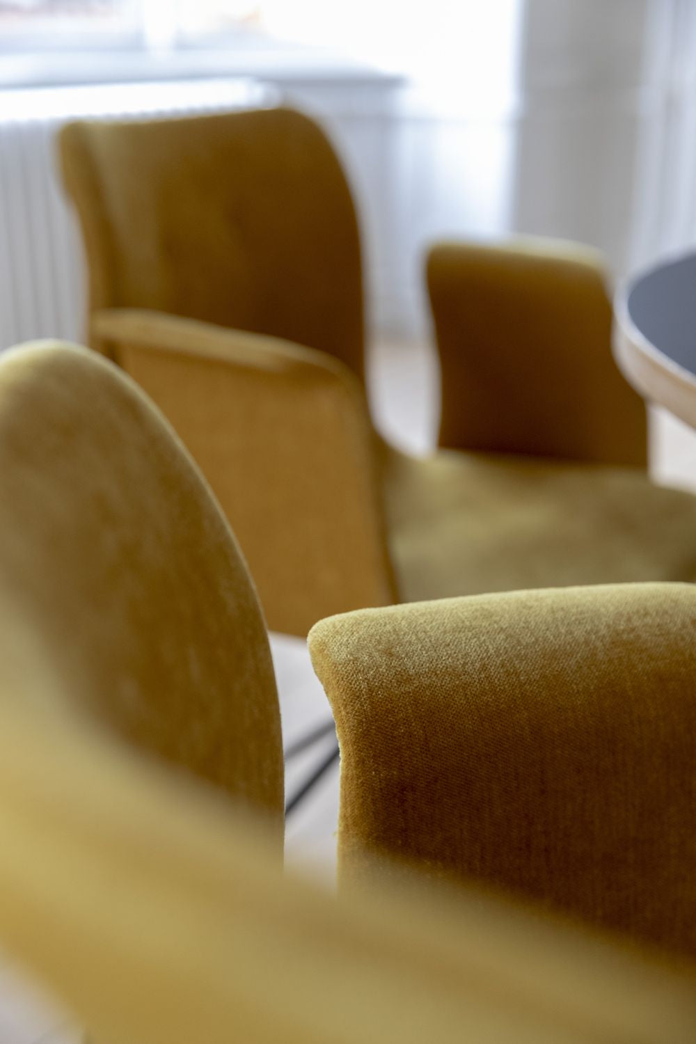 Bent Hansen Primum -stol med armstöd rostfritt stålram, Brandy Davos läder