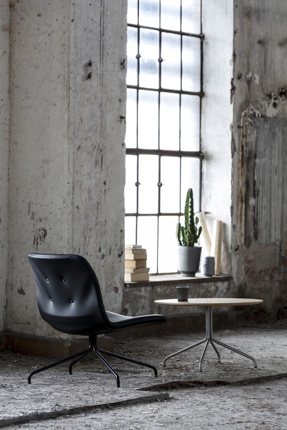 Bent Hansen Primum Lounge stol med armlæn, sort ramme/sort zenso -læder