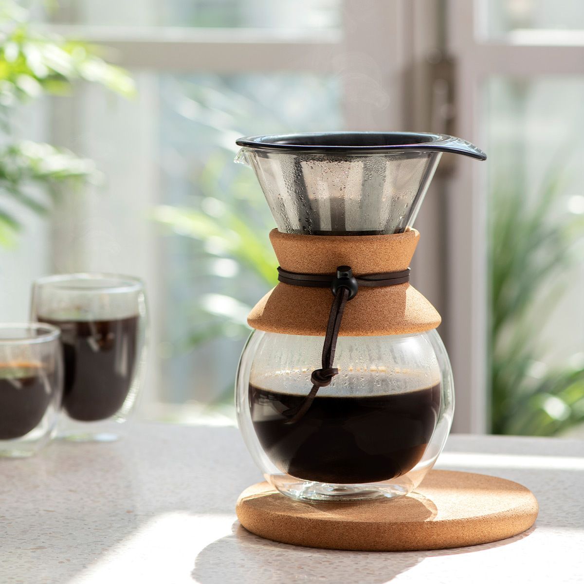 Bodum Verser sur une cafetière à double paroi avec un filtre à café permanent Cork, 8 tasses
