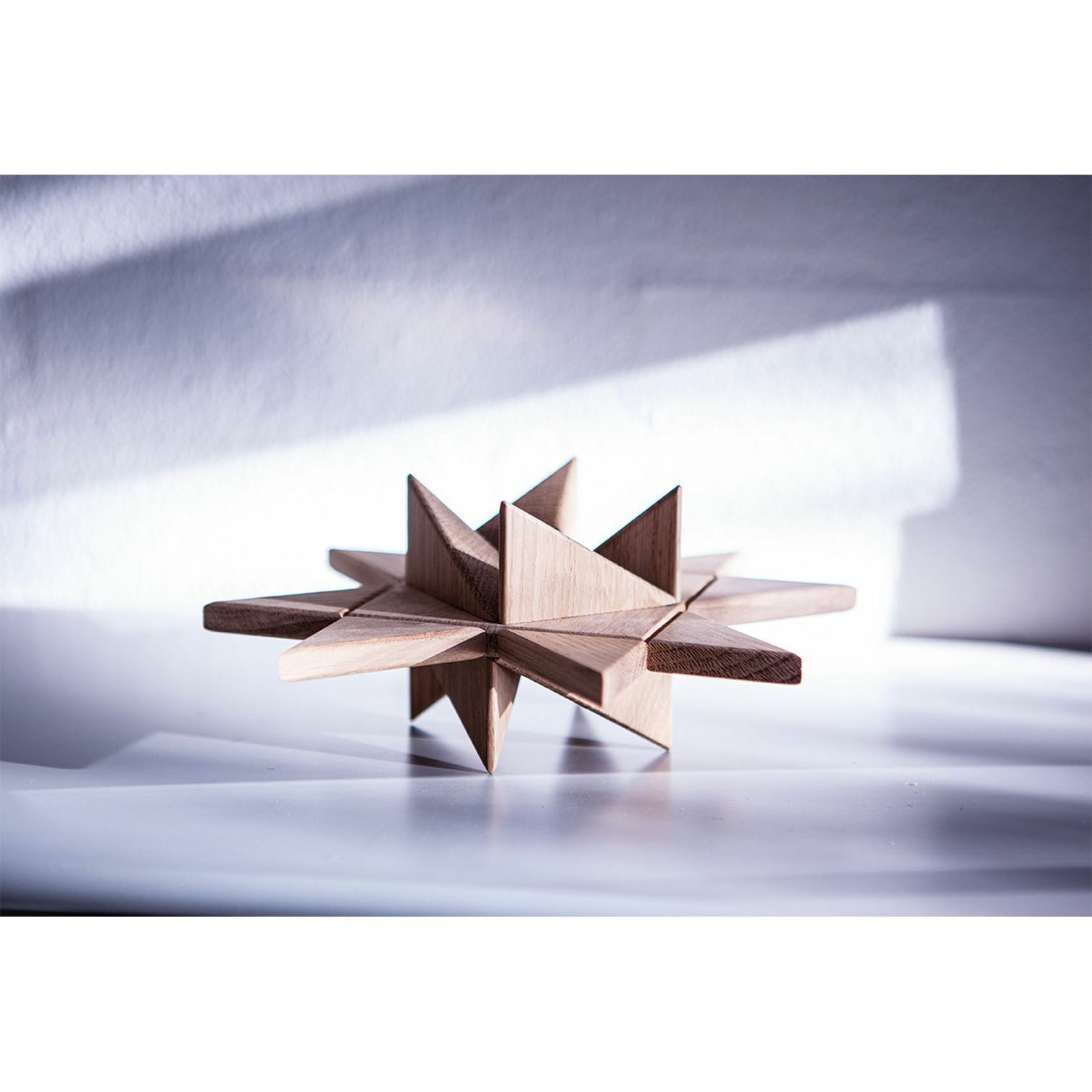 Figure décorative de table étoile fröbel de l'enfance, chêne