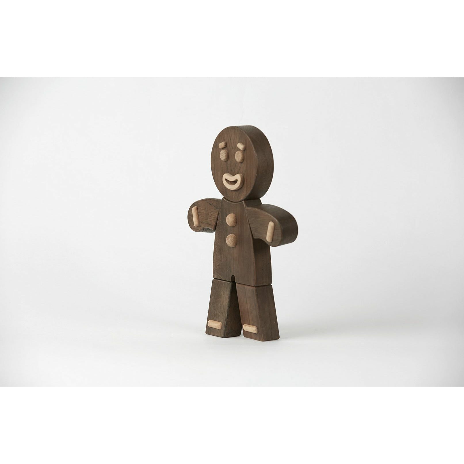 Figure en bois de l'homme en bois de pain d'épice, chêne taché, grand