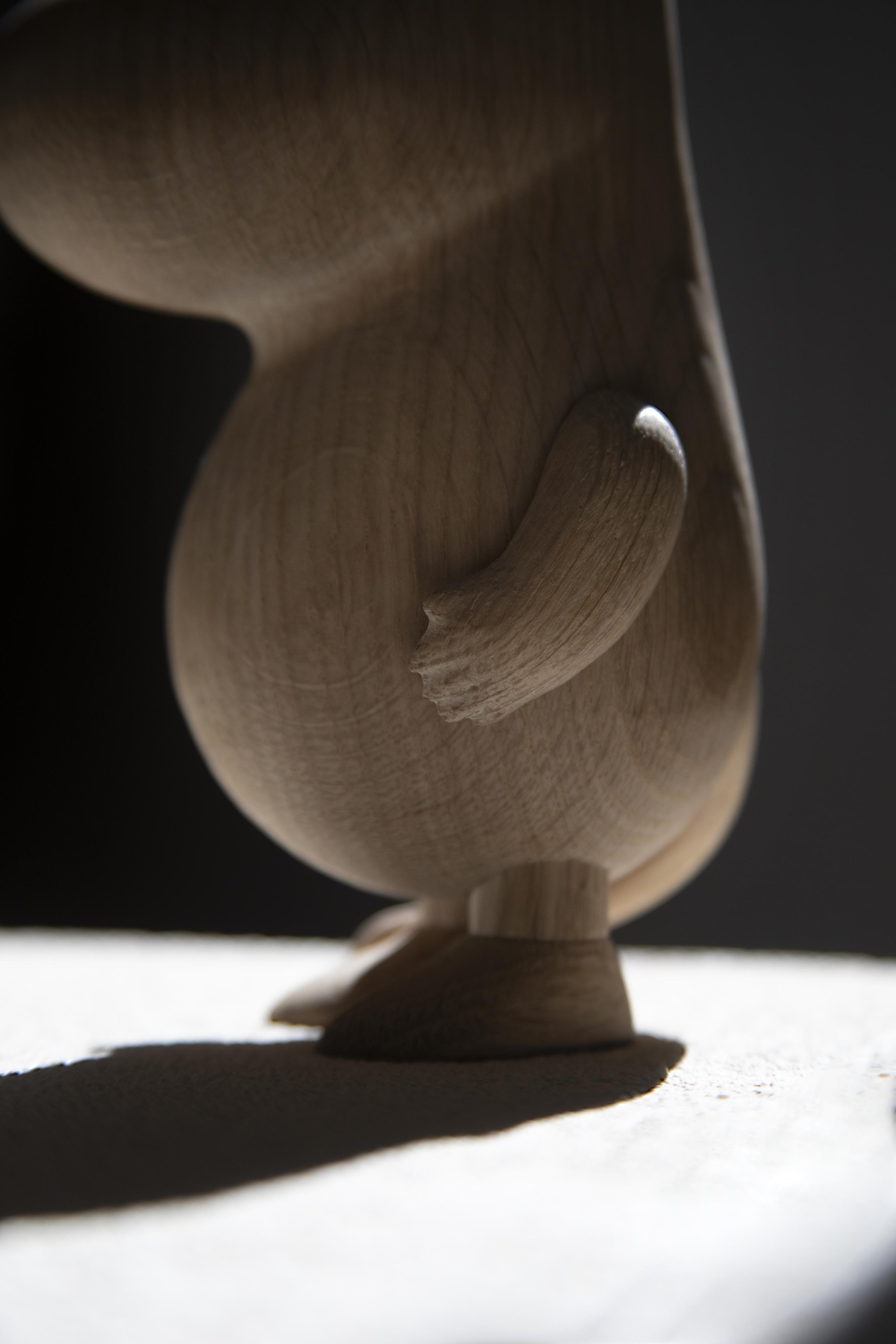 Figura de madera moomintroll de infancia, roble de madera, pequeño