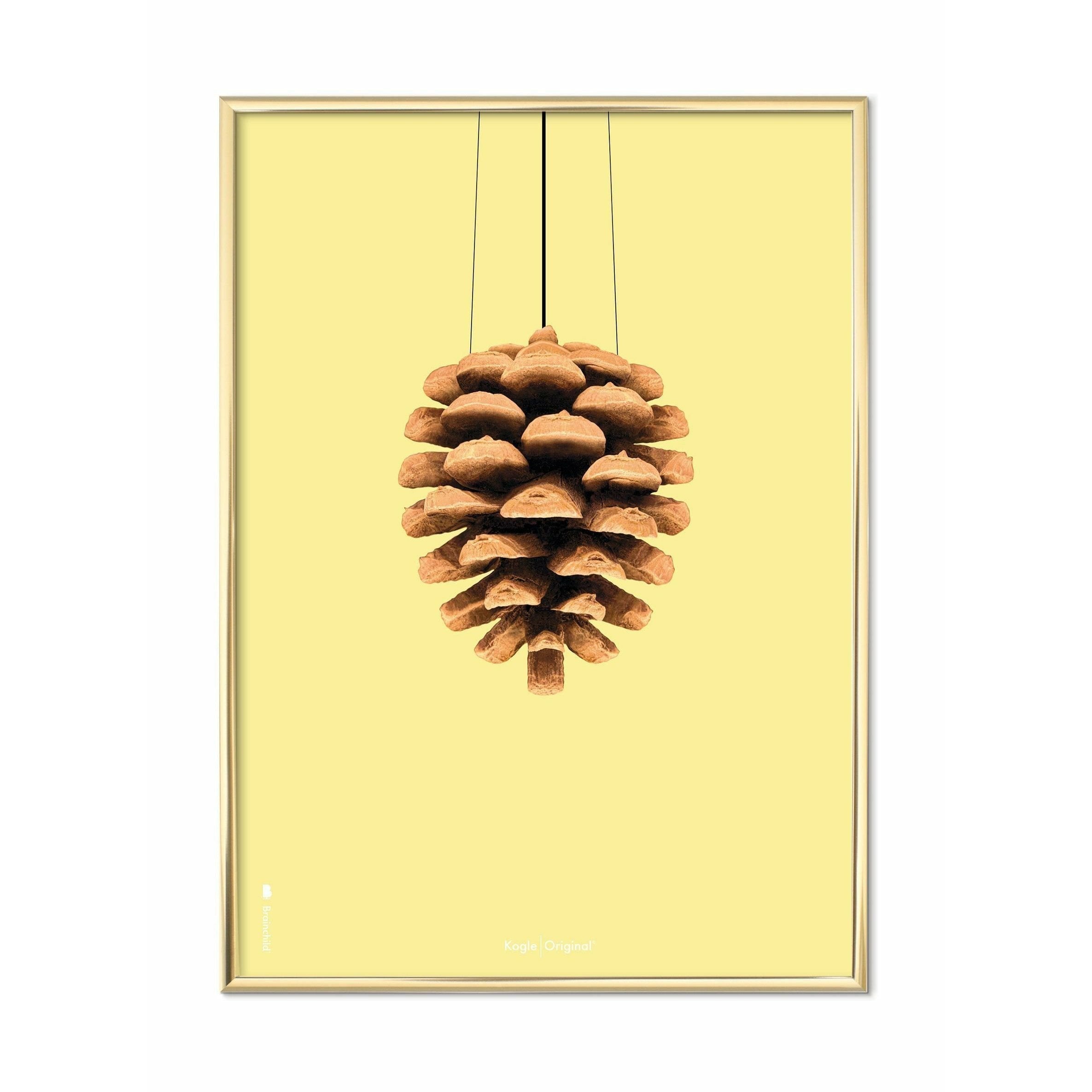 Brainchild Pine Cone Classic Plakat, messingramme 30x40 cm, gul baggrund