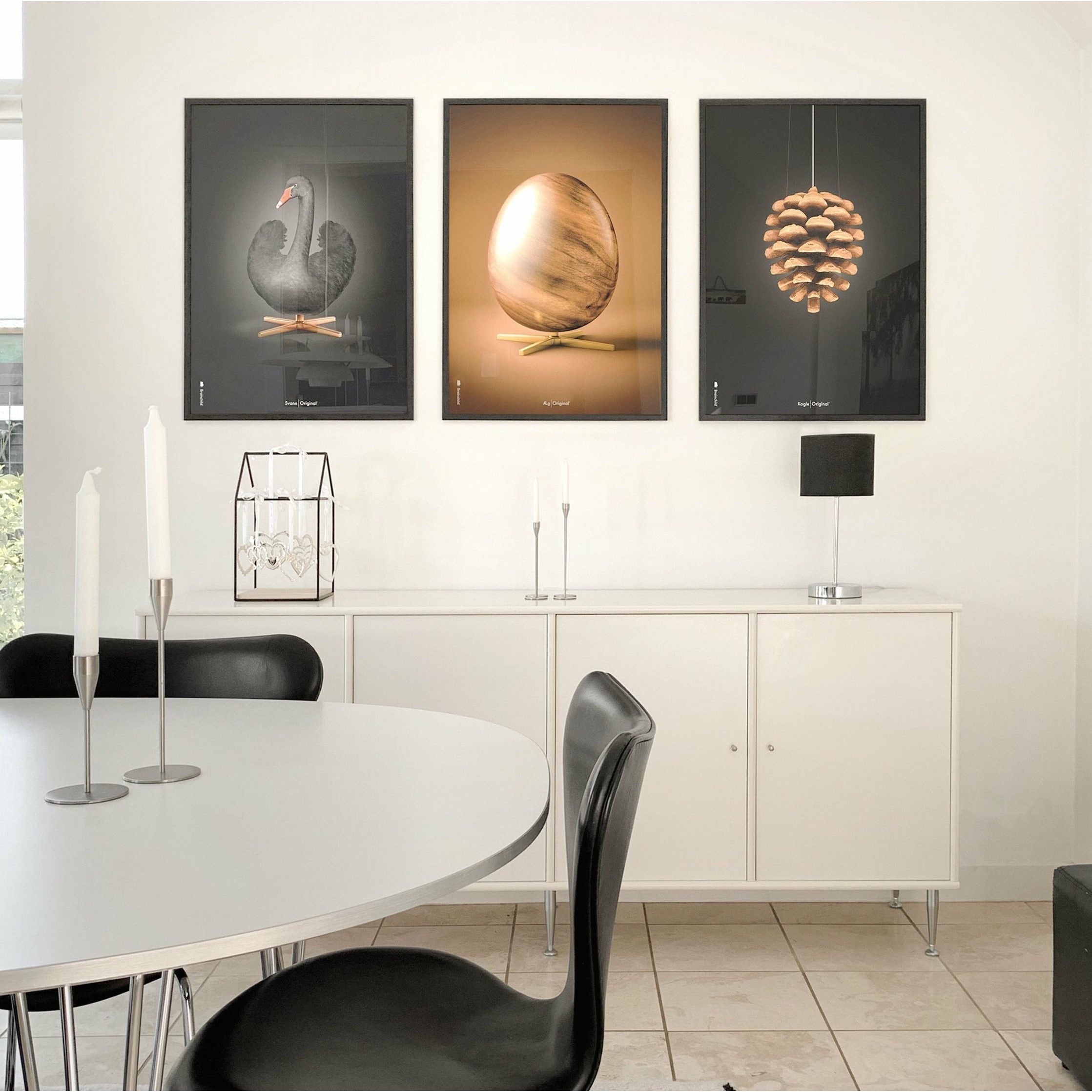 Brainchild Pine Cone Classic Poster, Frame Made Of Light Wood 70x100 Cm, Black Background